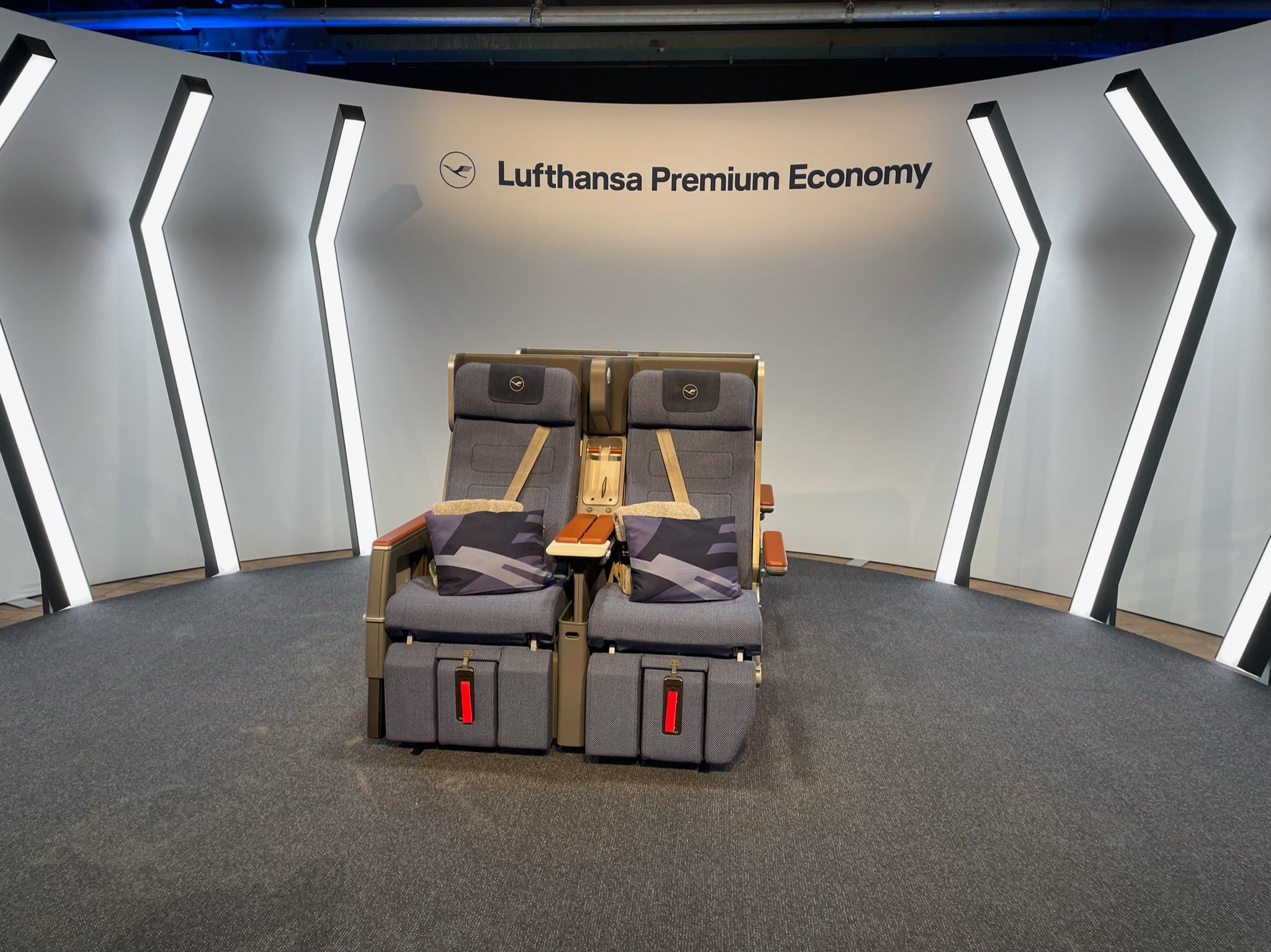 Wow Lufthansa Reveals MeterWide First Class Suite Plus Seats