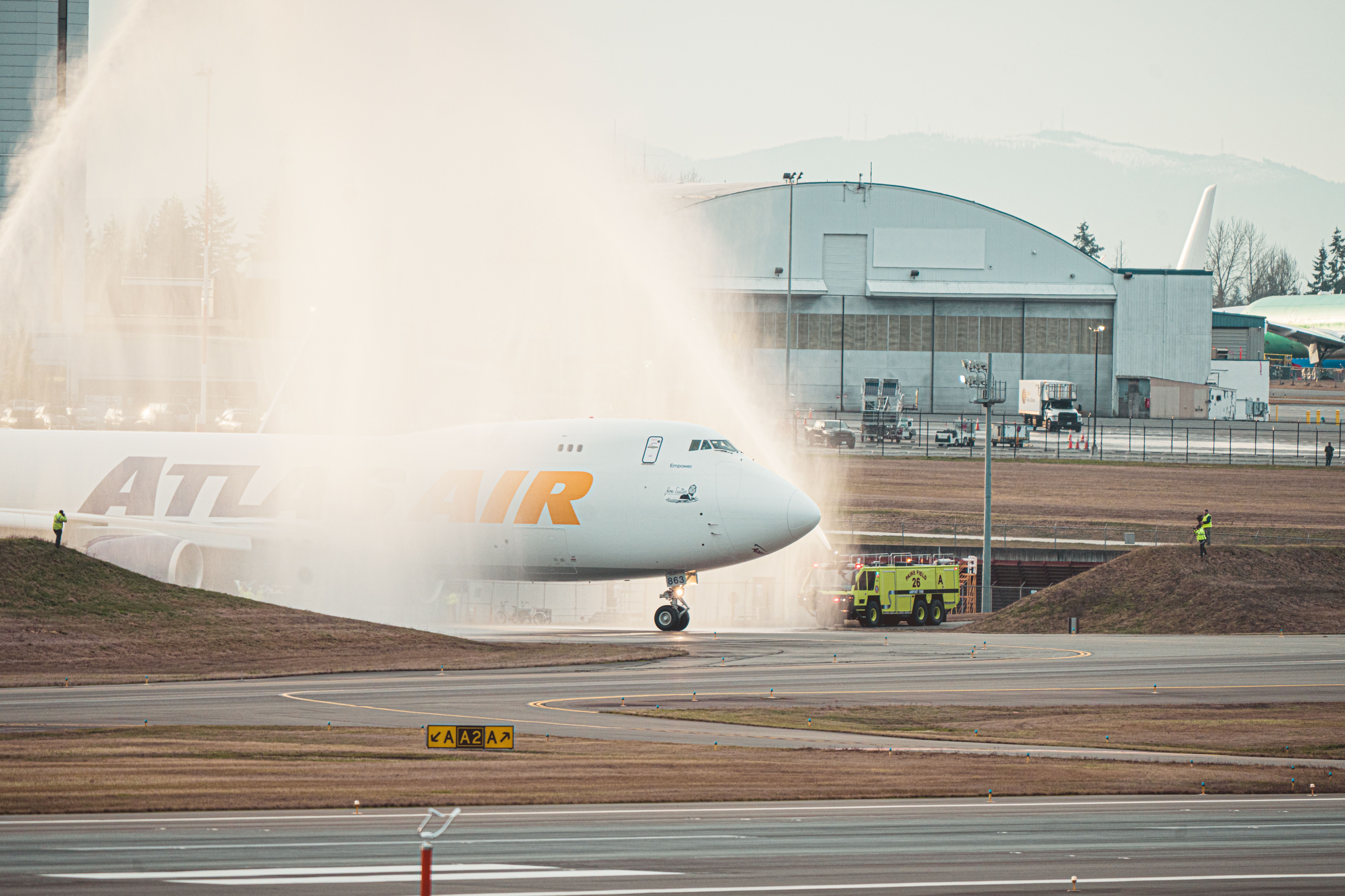 Atlas Air final Boeing 747 taking off from Paine Field (PAE)