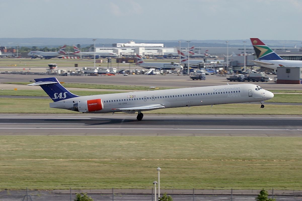 McDonnell_Douglas_MD-90-30,_Scandinavian_Airlines_-_SAS_AN0380577