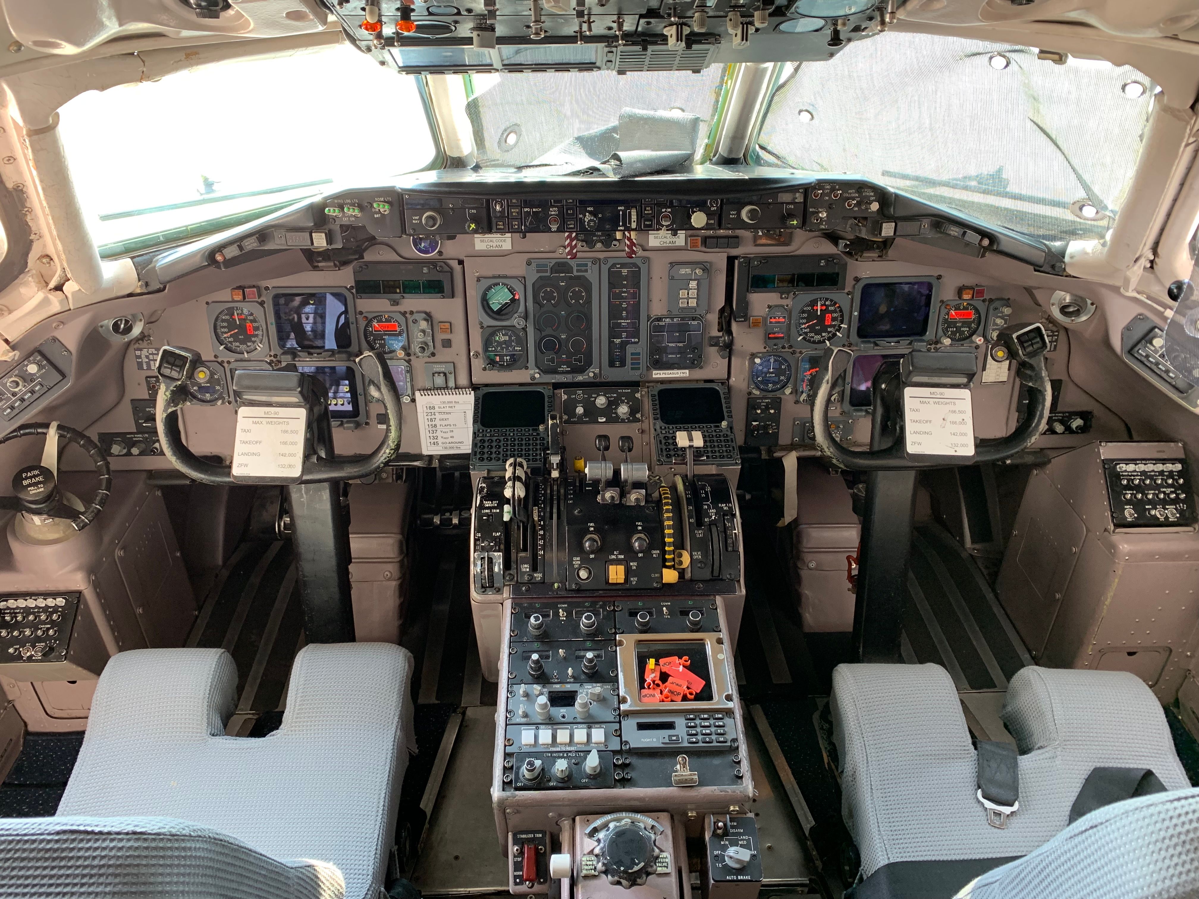 ¿Qué diferencia al McDonnell Douglas MD-90 de la serie MD-80?