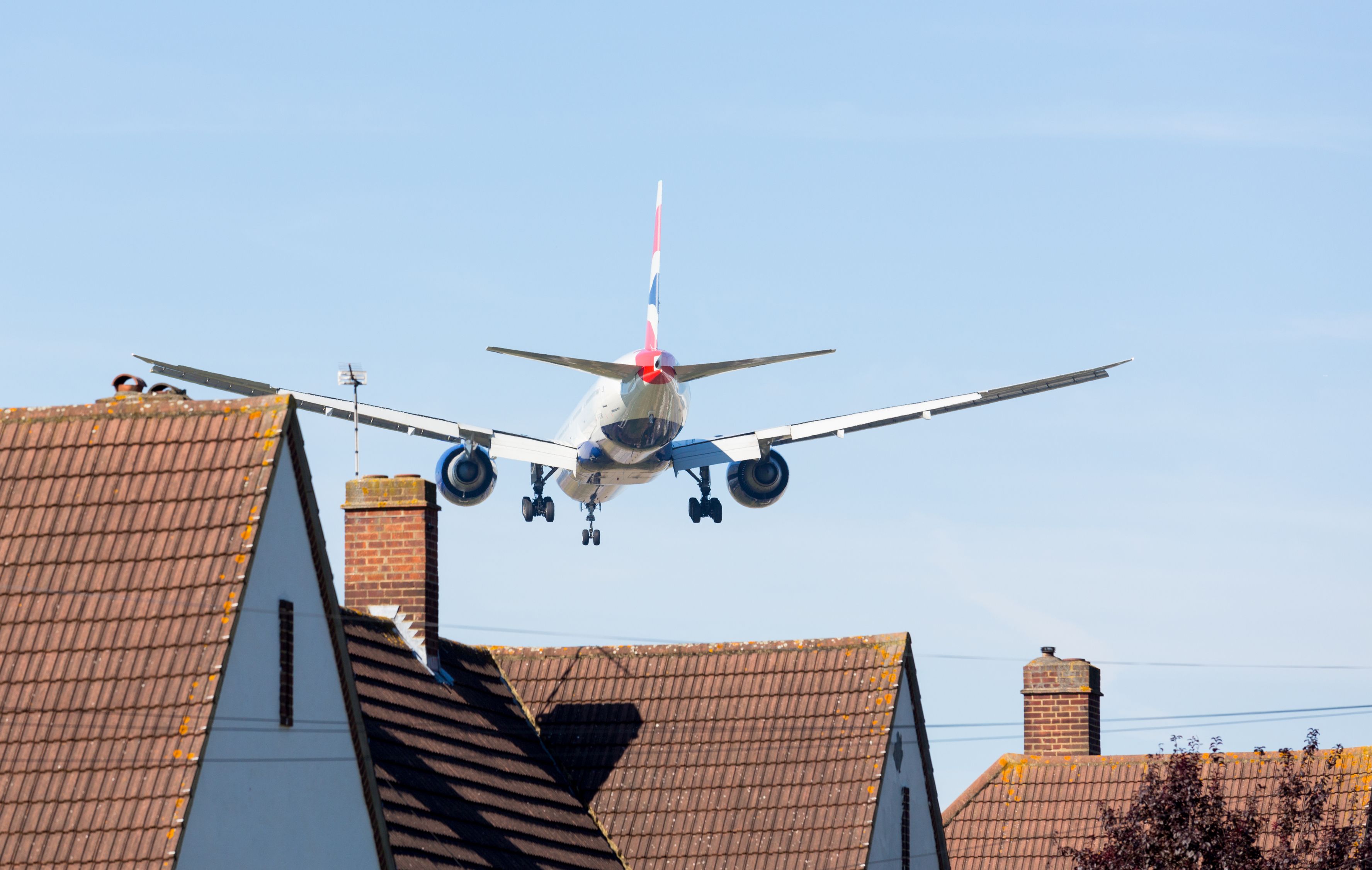A British Airways Boeing 777 approaching Heathrow