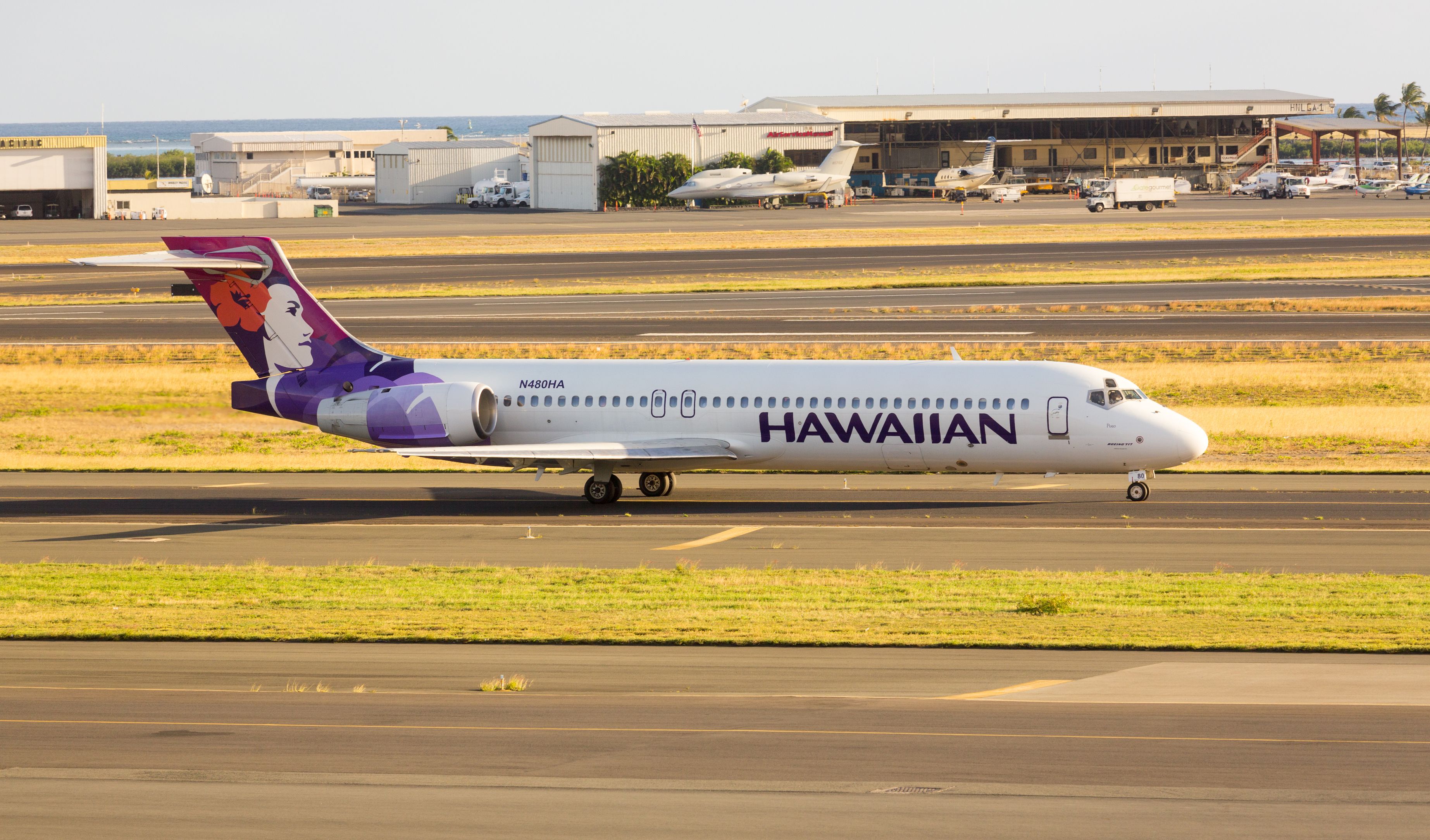 Hawaiian Airlines Boeing 717