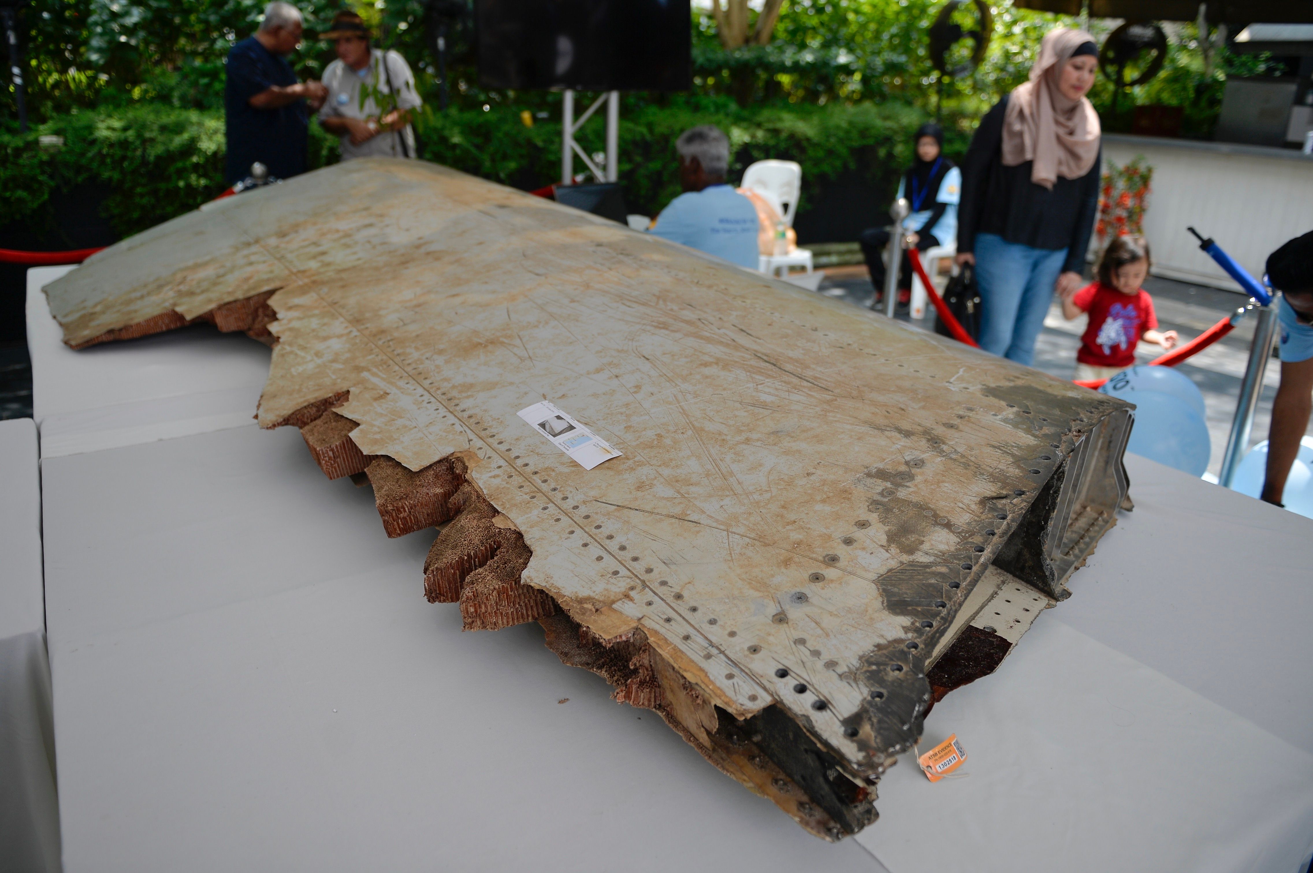 Piece of debris from MH370 displayed during memorial service