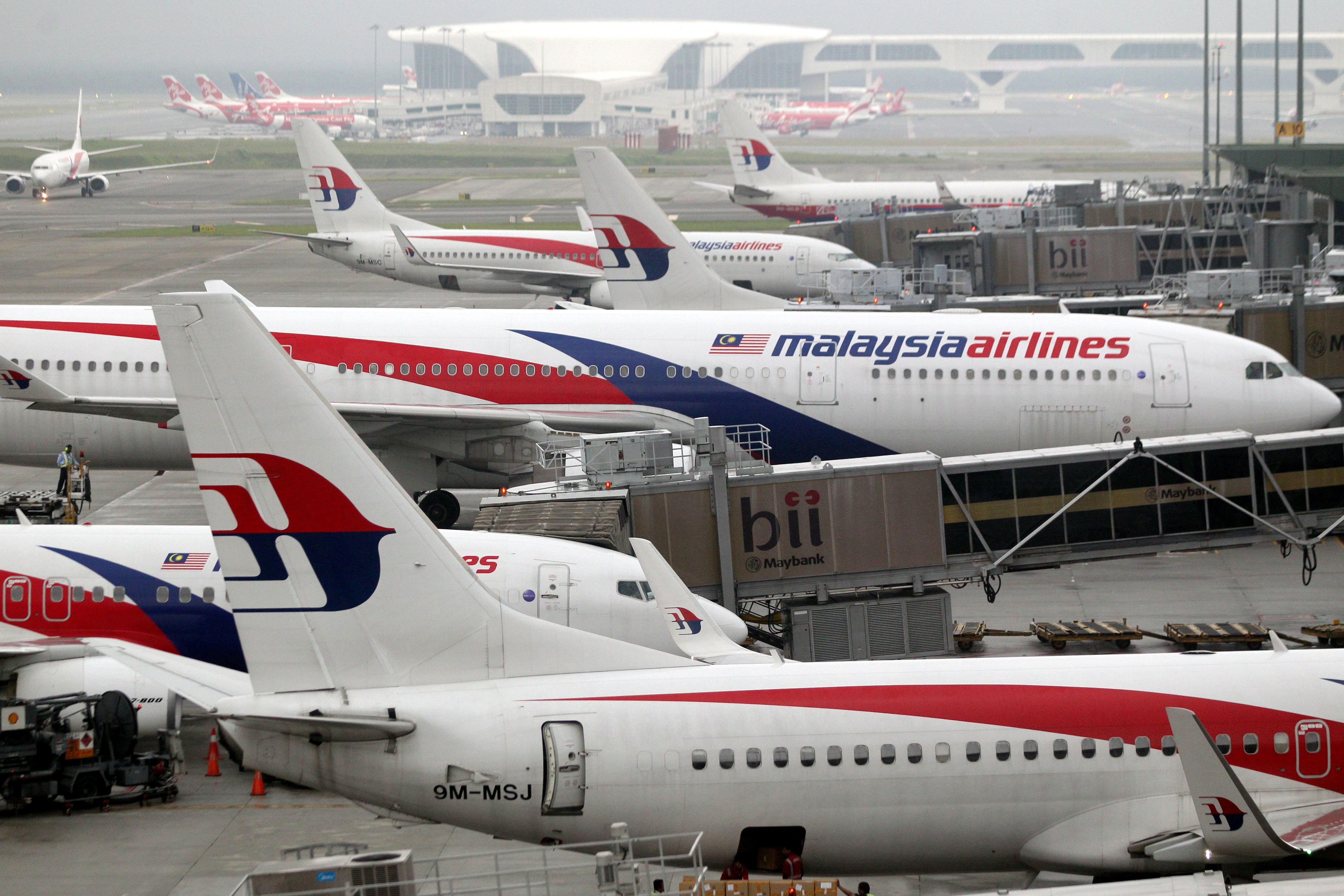 Malaysia Airlines 737-800