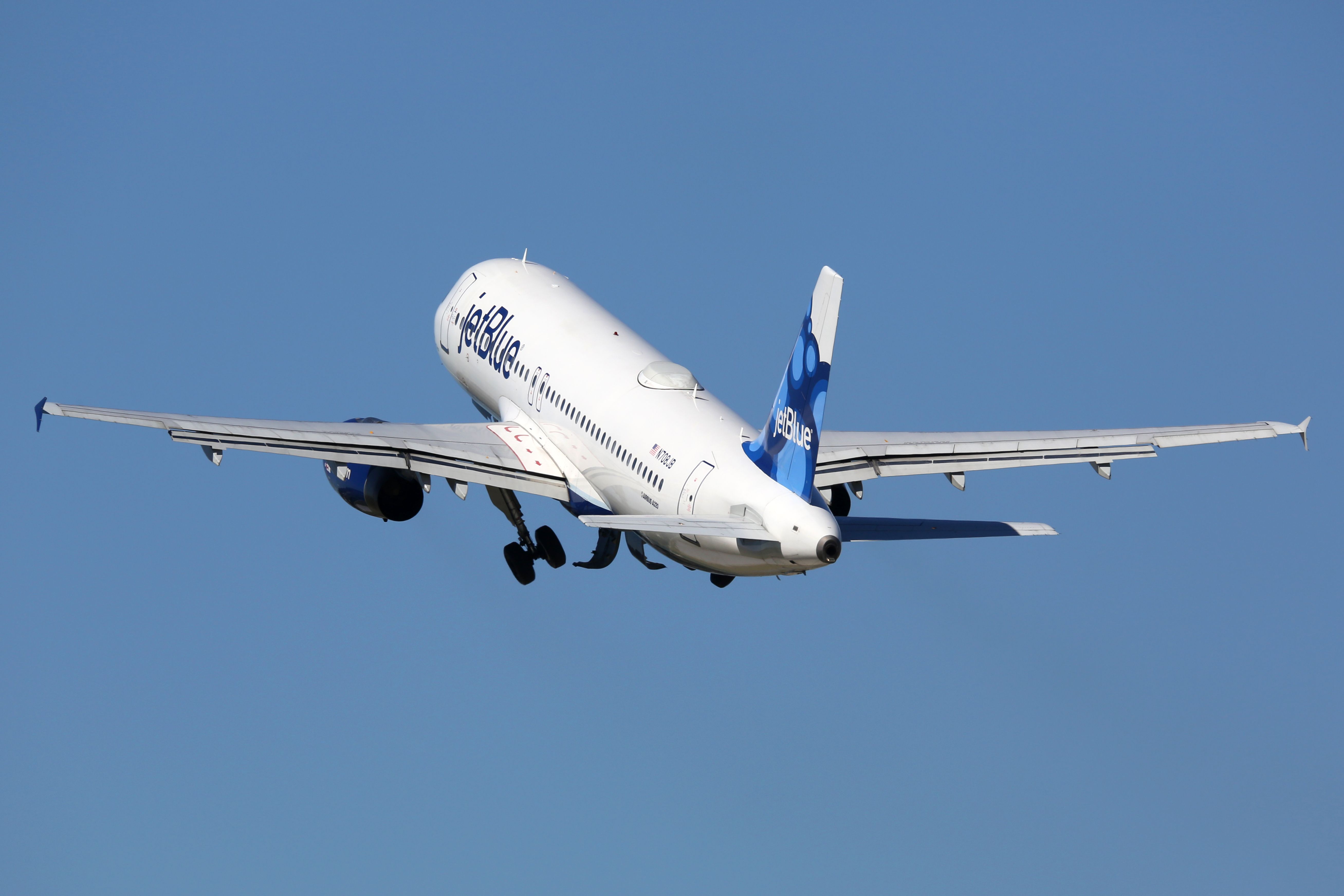 JetBlue Airbus A320 Returns To Jacksonville Due To Engine Failure