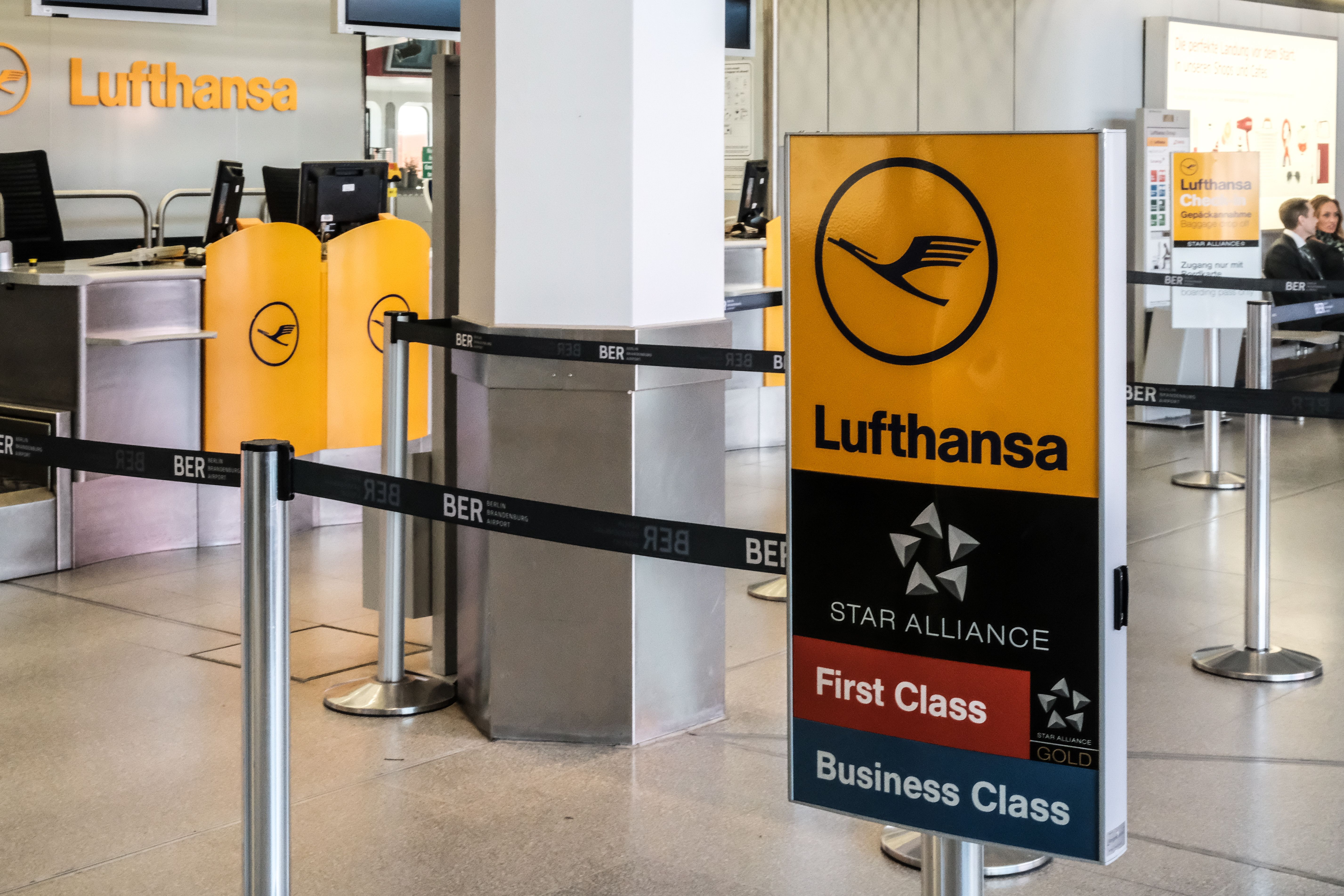 Lufthansa Boarding Sign