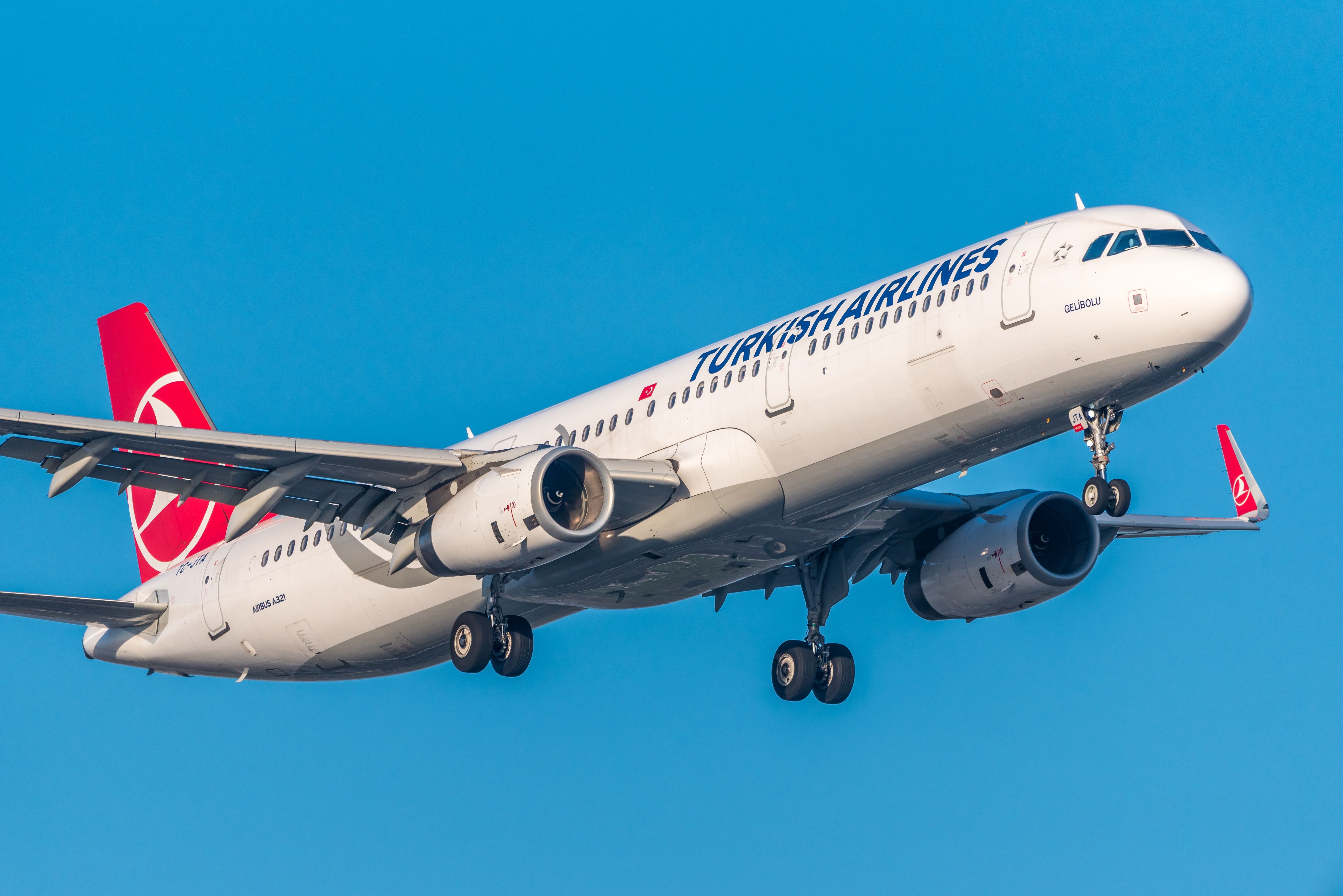 Turkish Airlines A321ceo landing