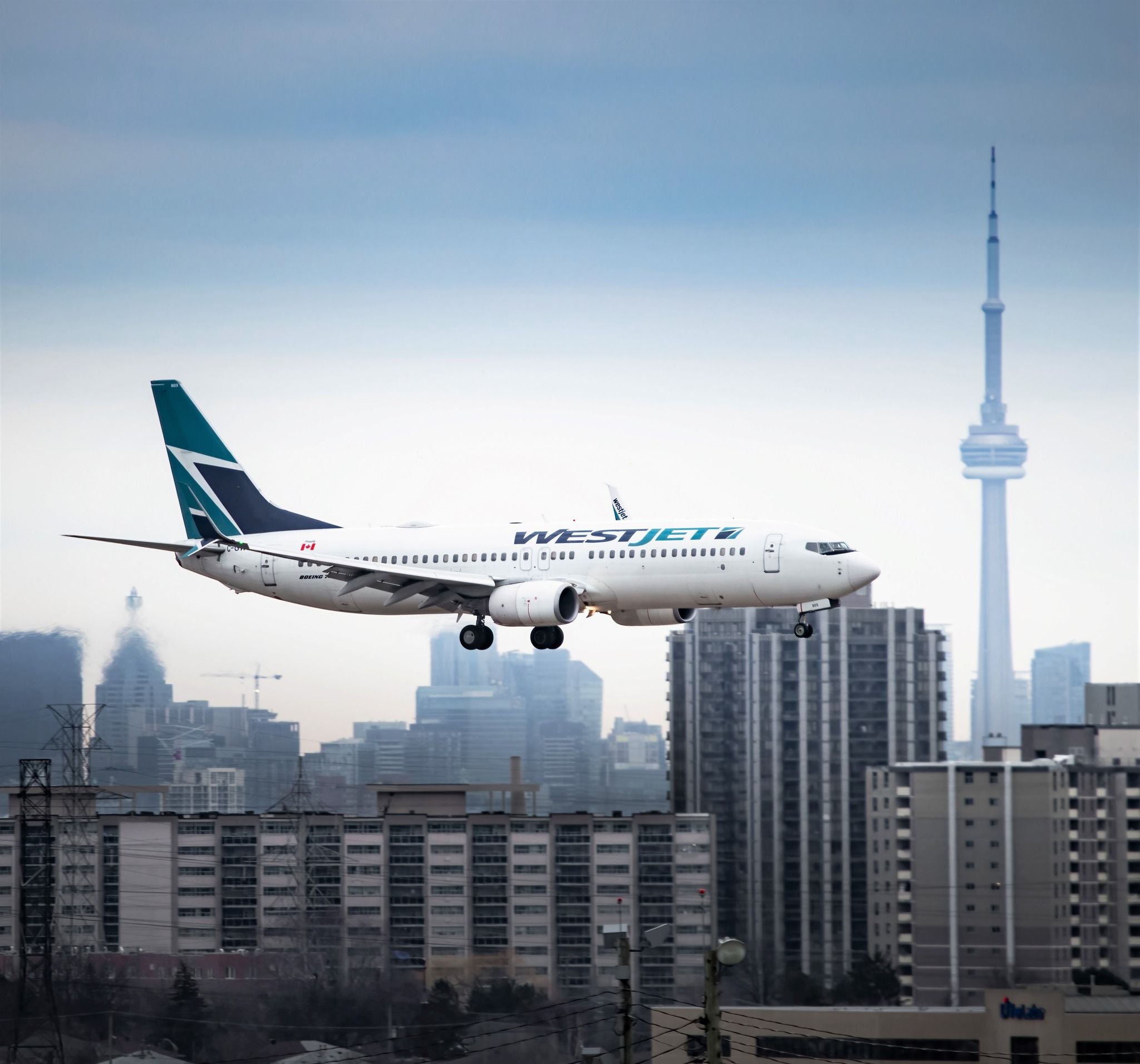 Westjet landing Toronto Calgaryplanes