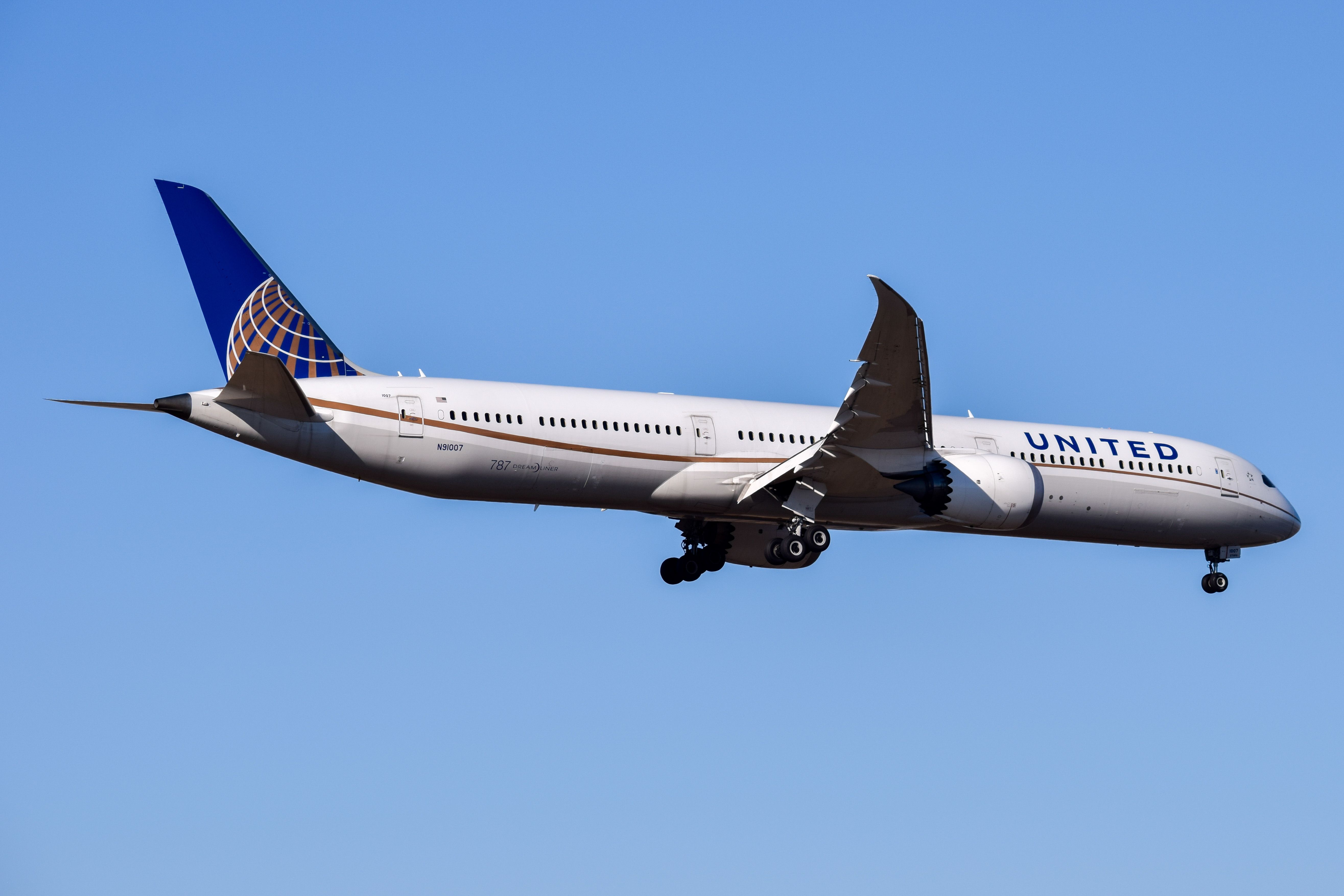 2022-20 - United Airlines in flight