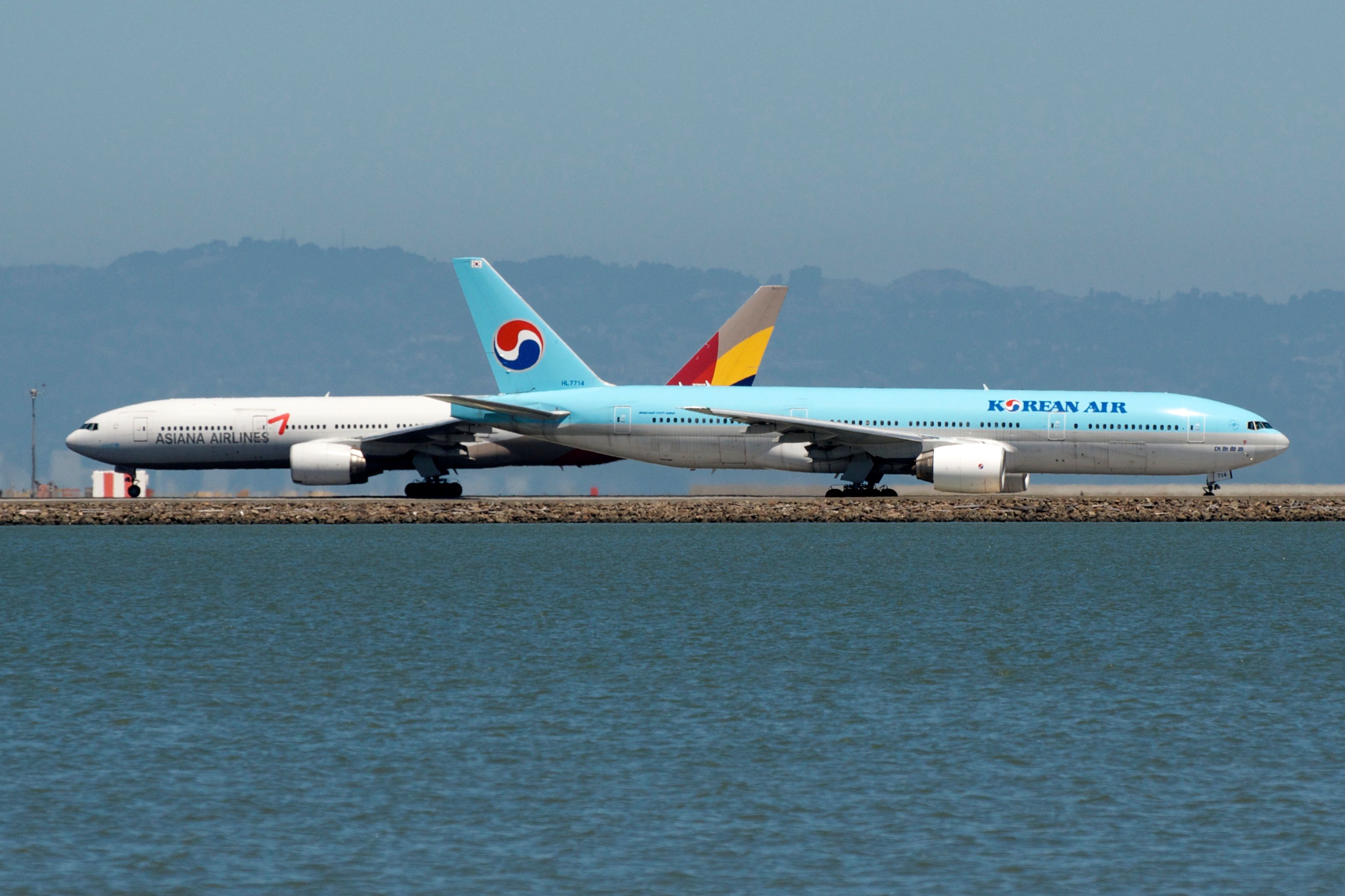 Asiana Airlines and Korean Air aircraft taxiing