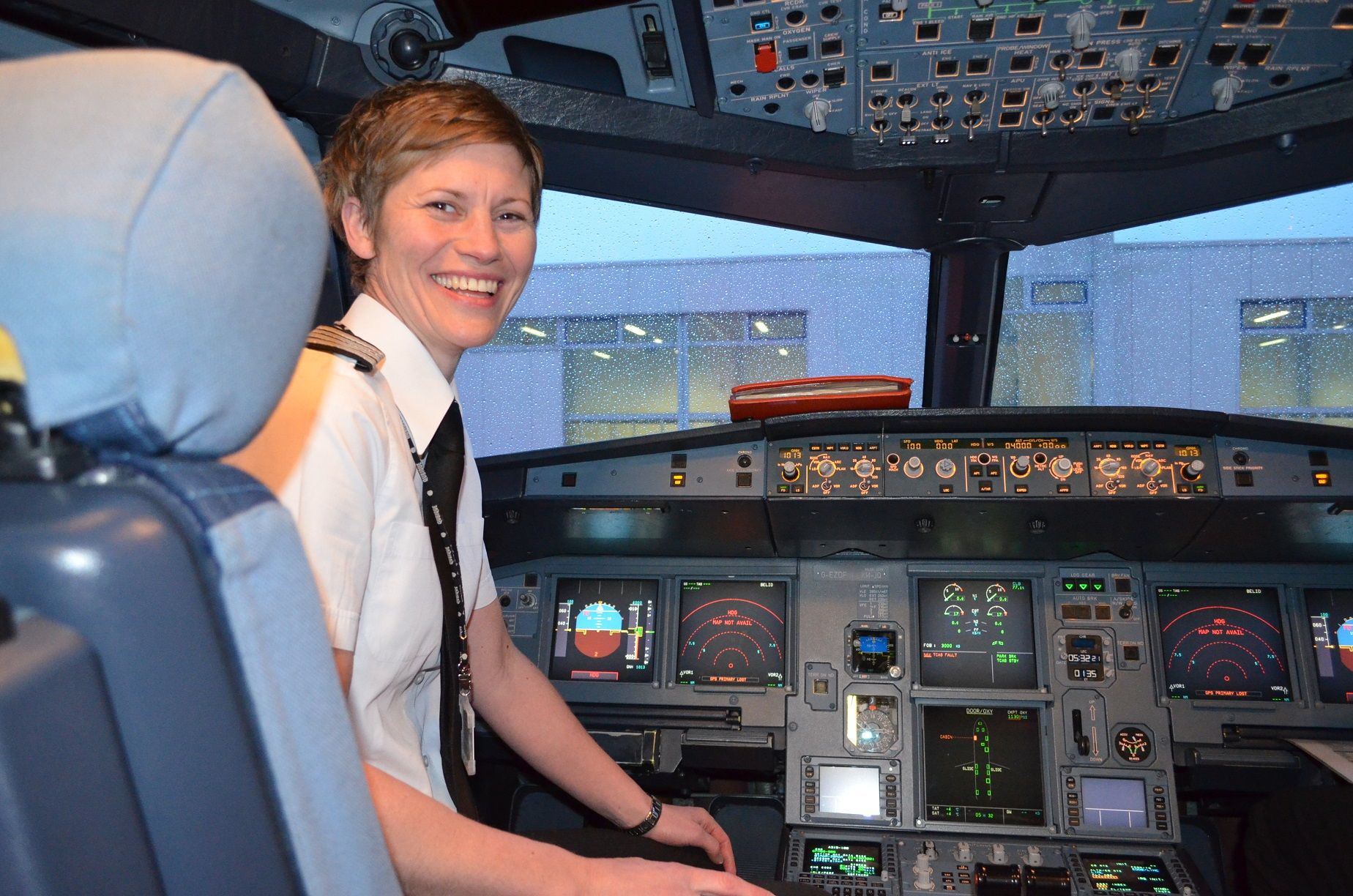 easyJet female pilot