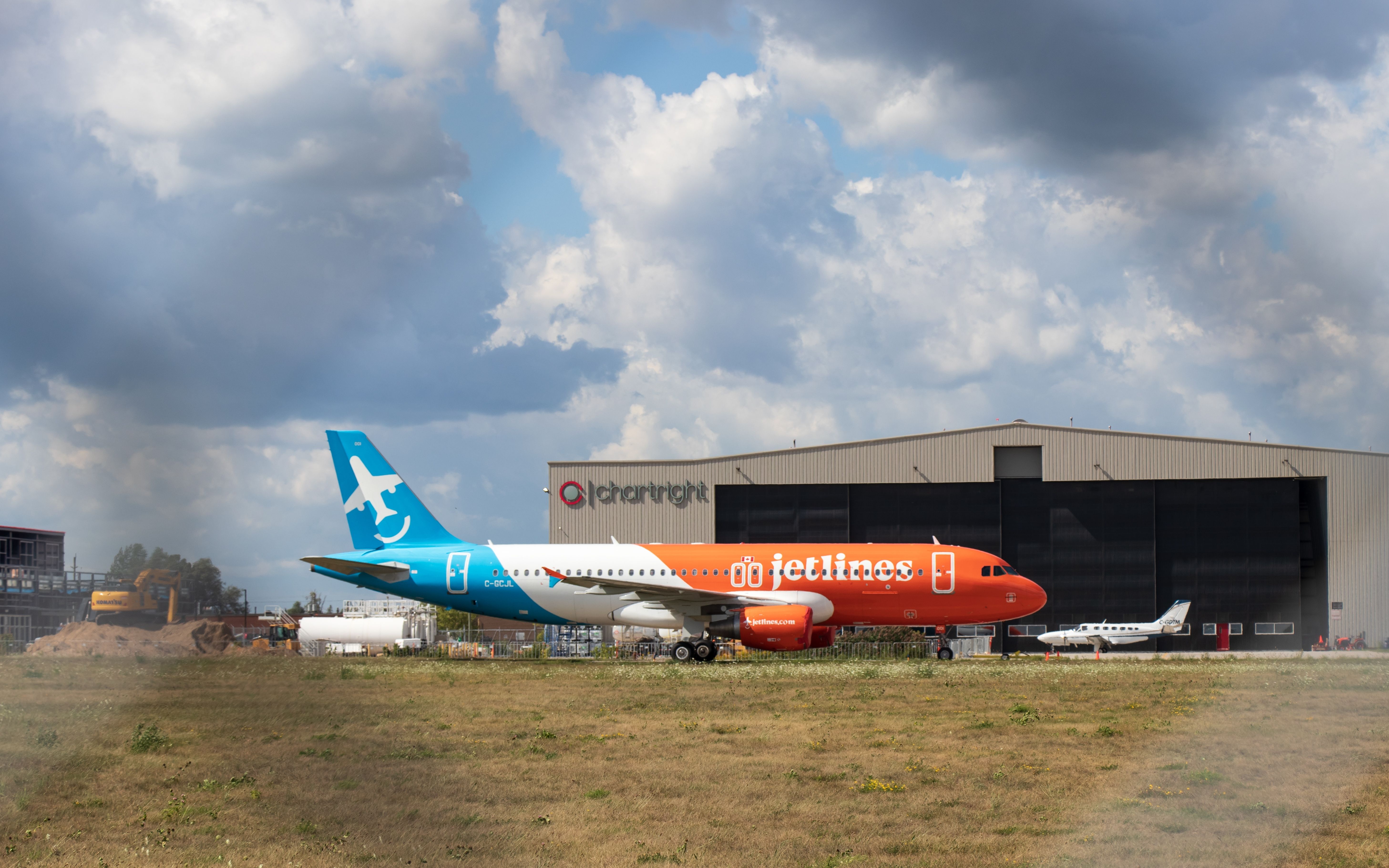 A Canada Jetlines Airbus A320 in Kitchener, Ontario 