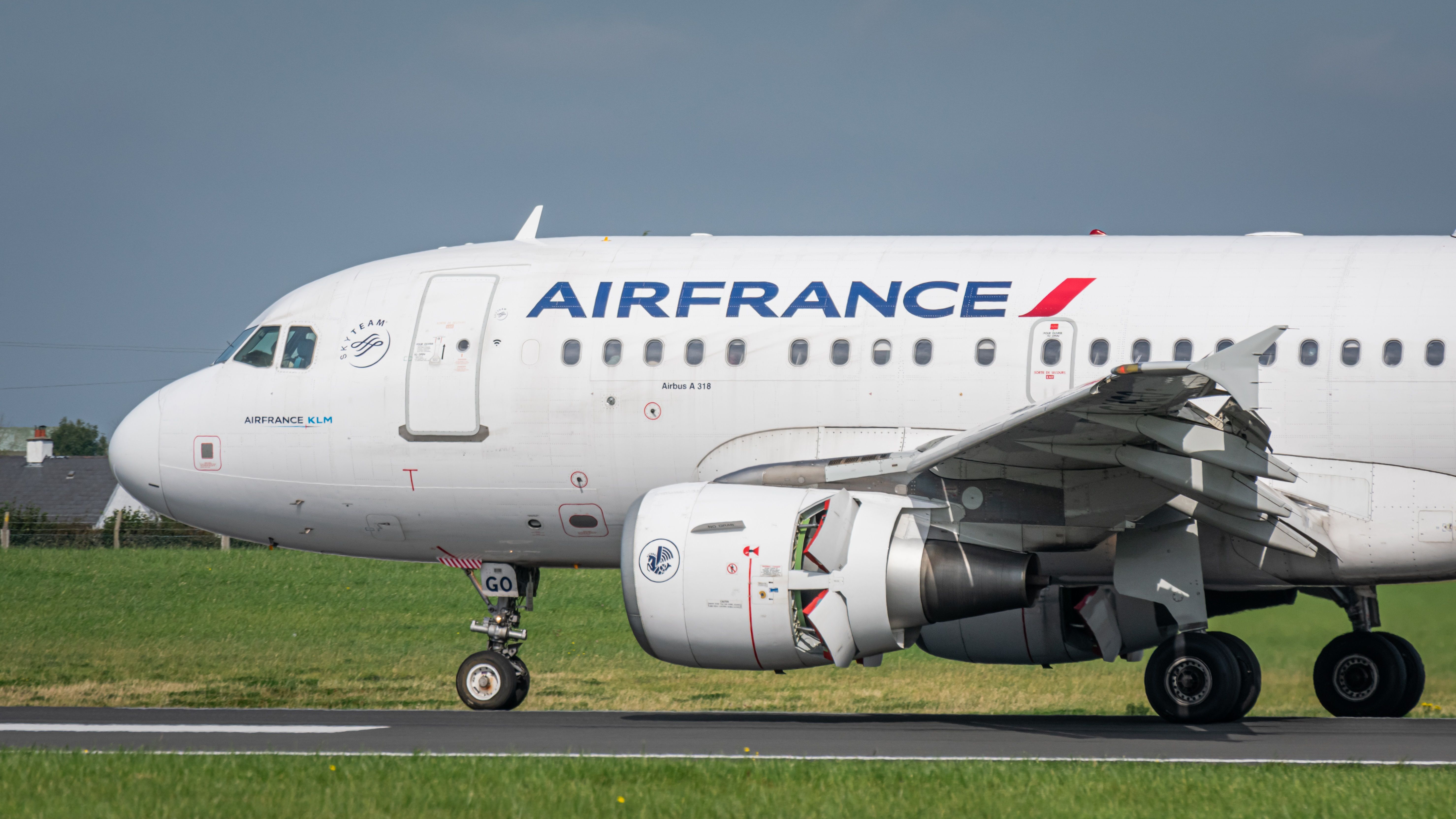 An Air France A318 taxiing to the gate.