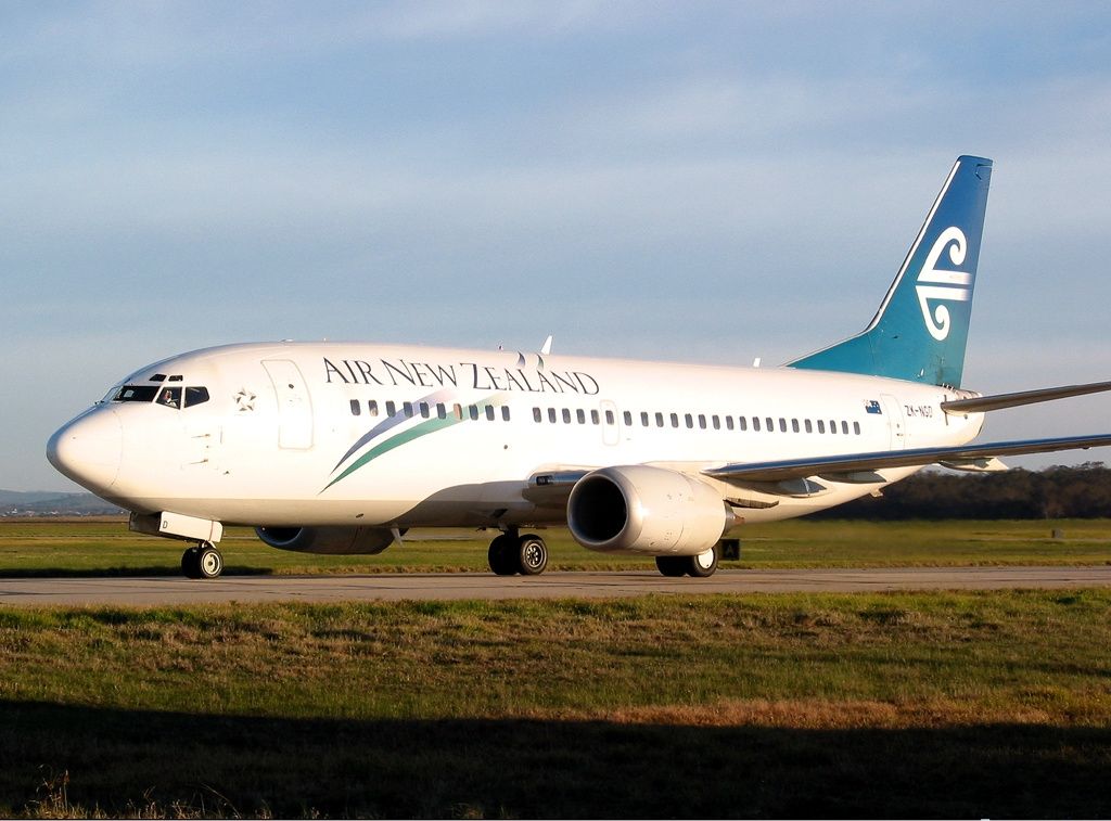 Air_New_Zealand_Boeing_737-300_MEL_Lanting