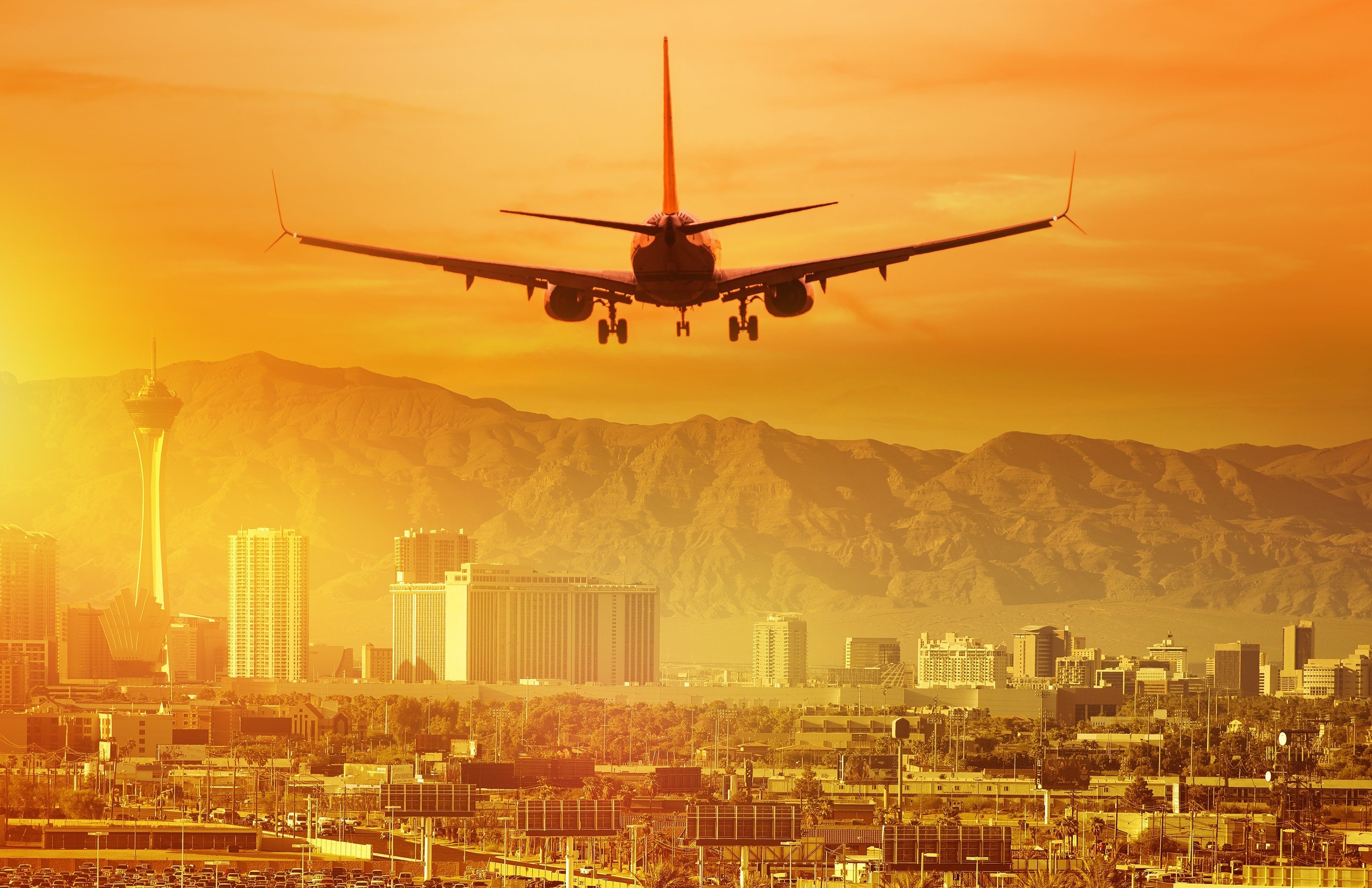 Boeing 737 landing at Las Vegas