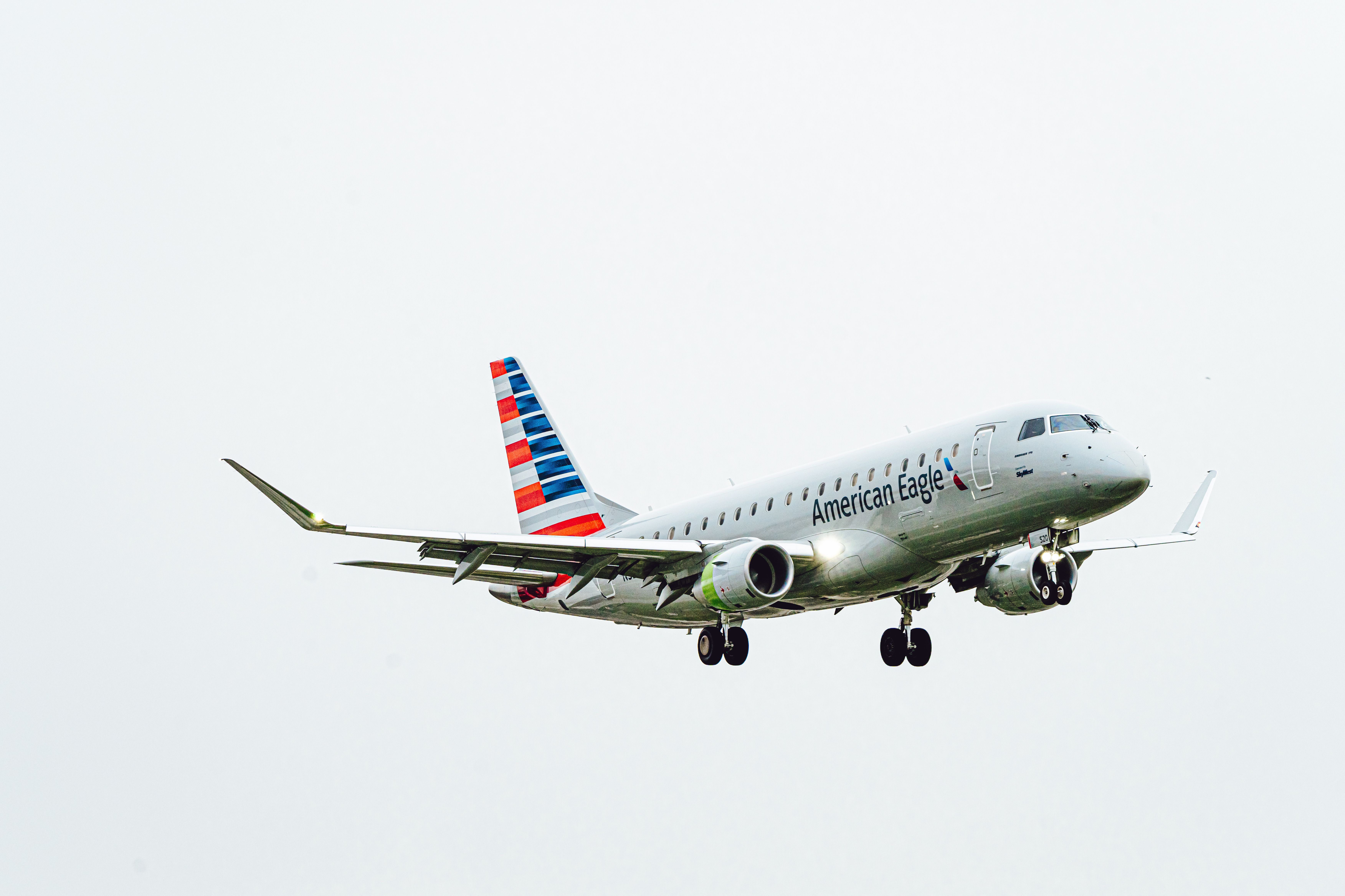 American Airlines Embraer E175 landing at LAX