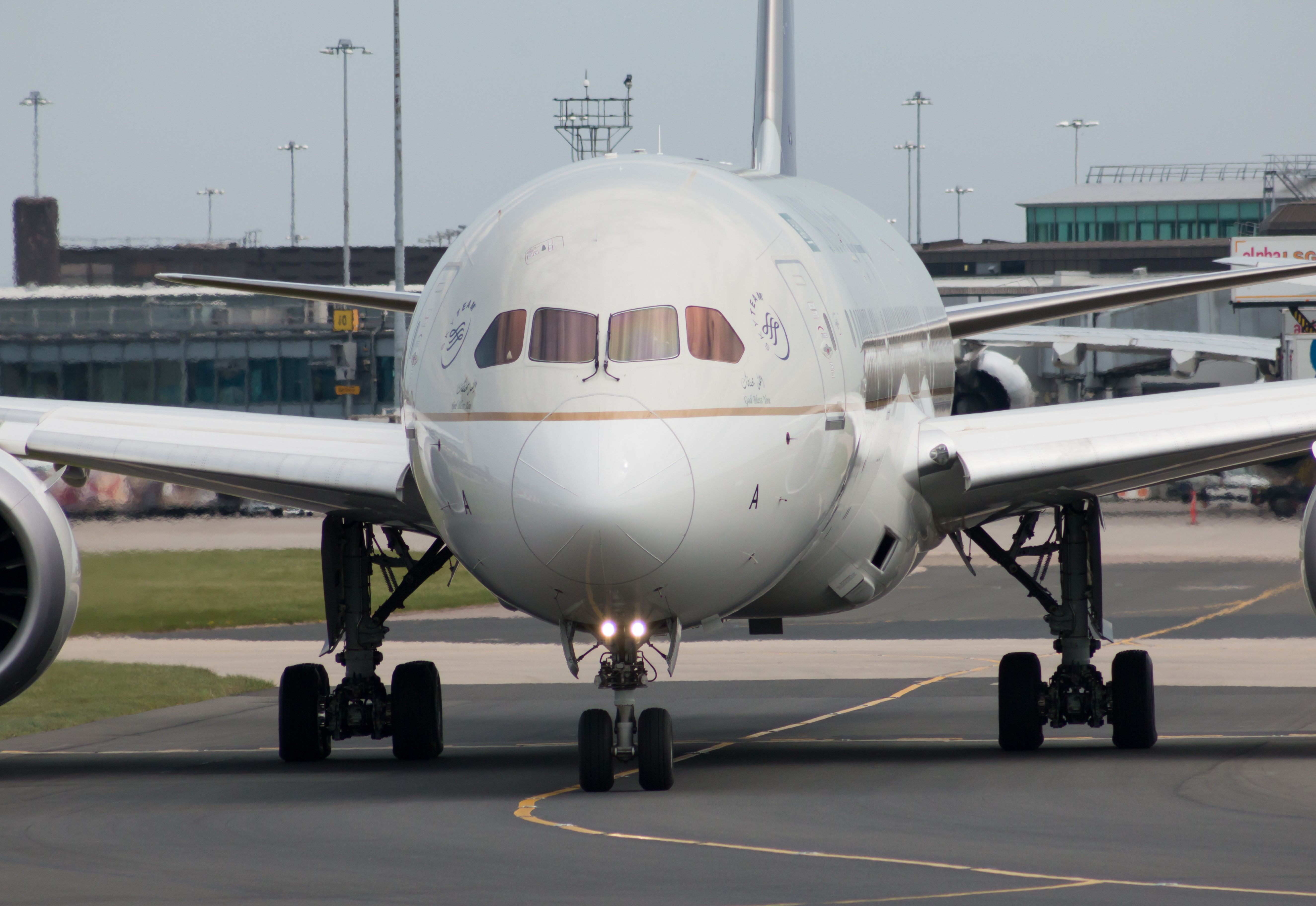 Saudia Boeing 787-9 taxiing