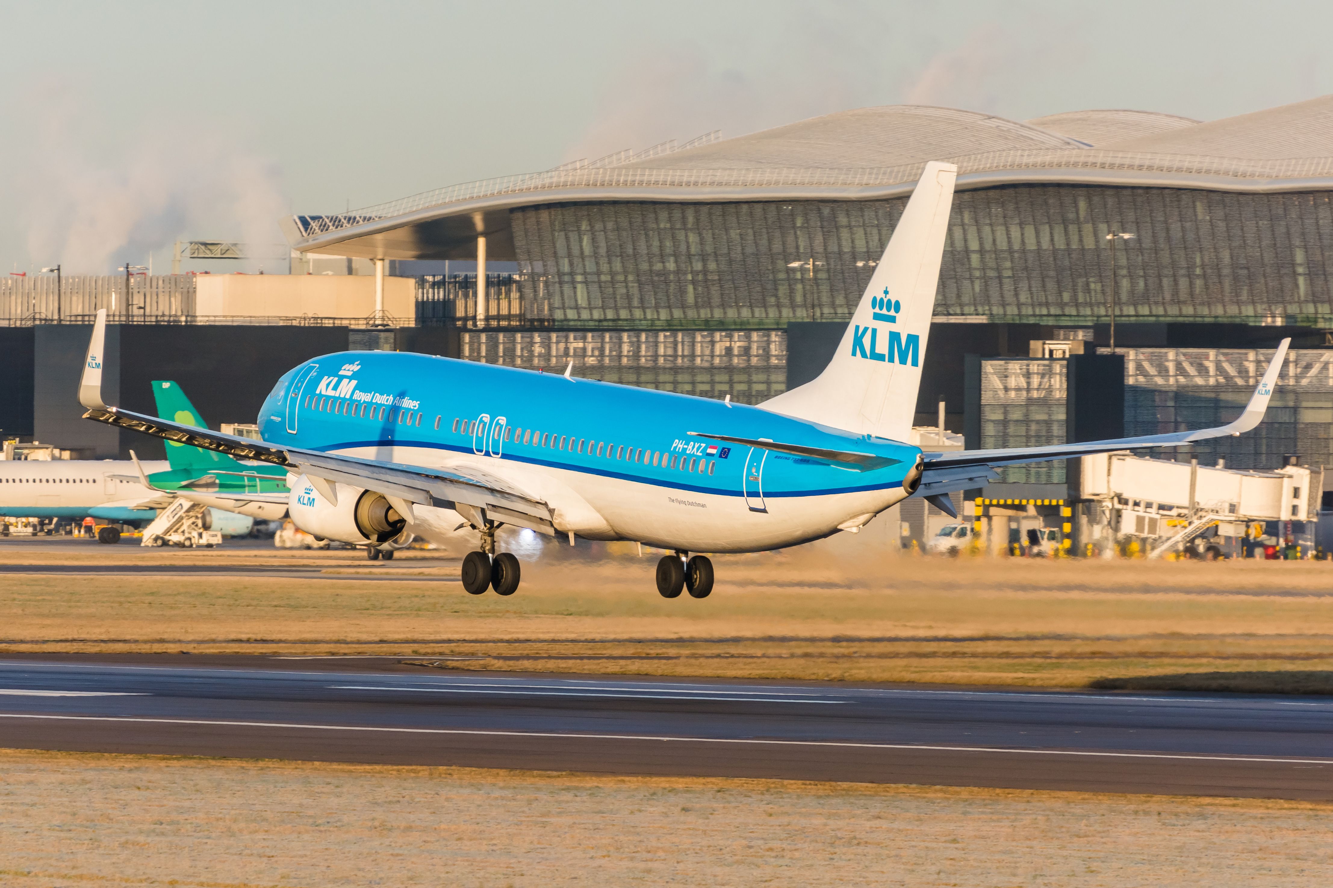 KLM Boeing 737 landing at Heathrow Airport 
