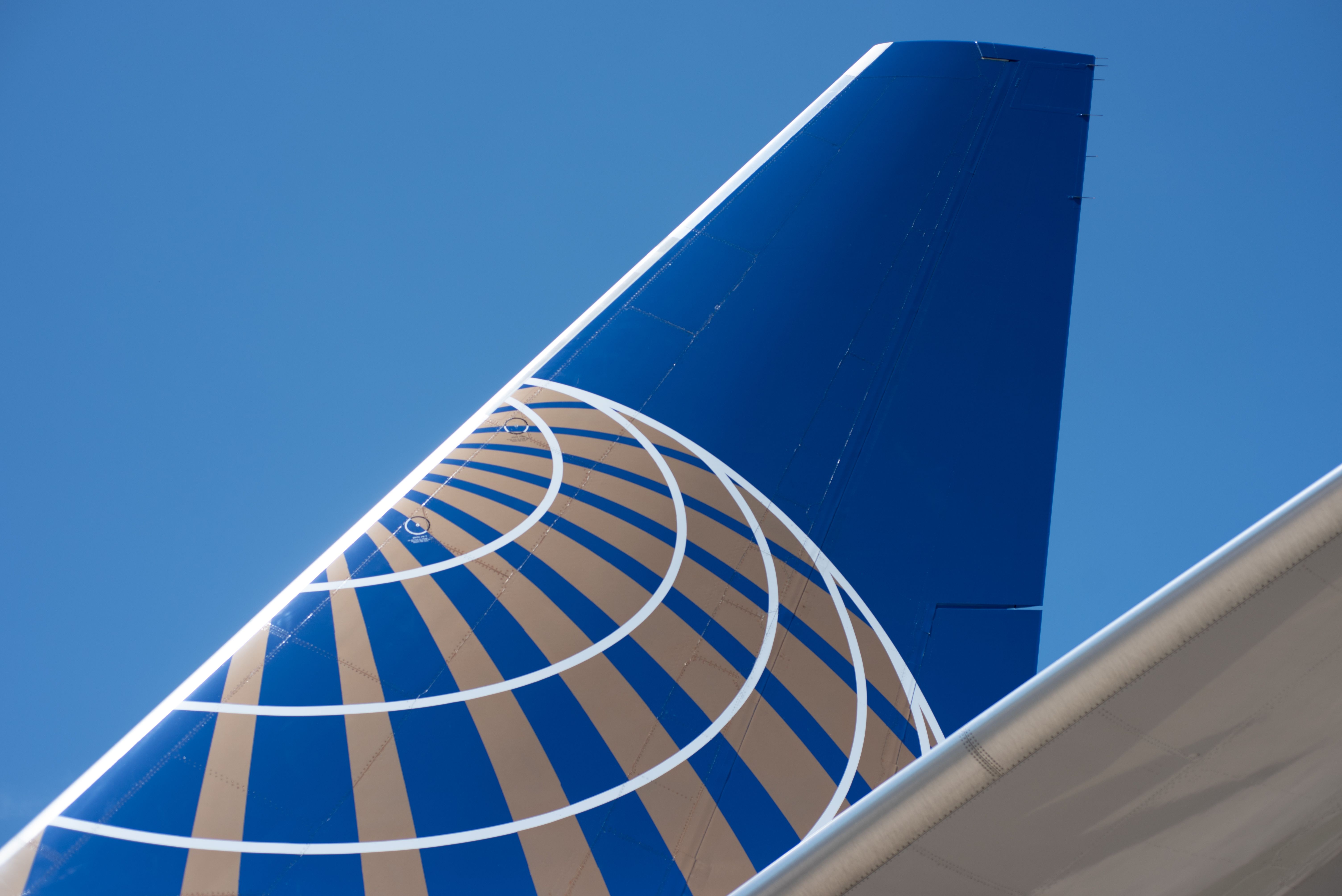 United Airlines aircraft tail