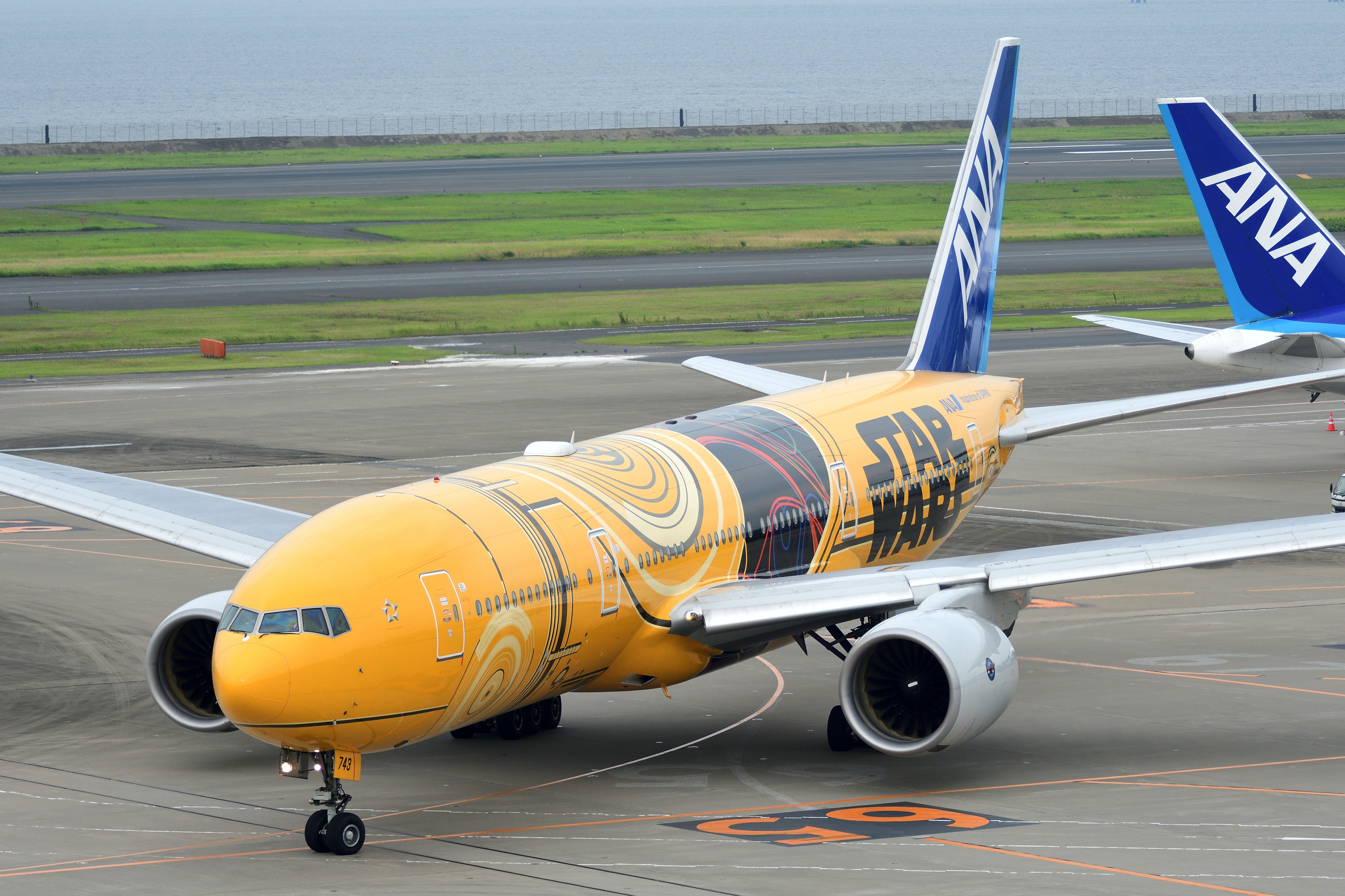 ANA Shares Summer time Schedule For Its Star Wars-Themed Boeing Plane