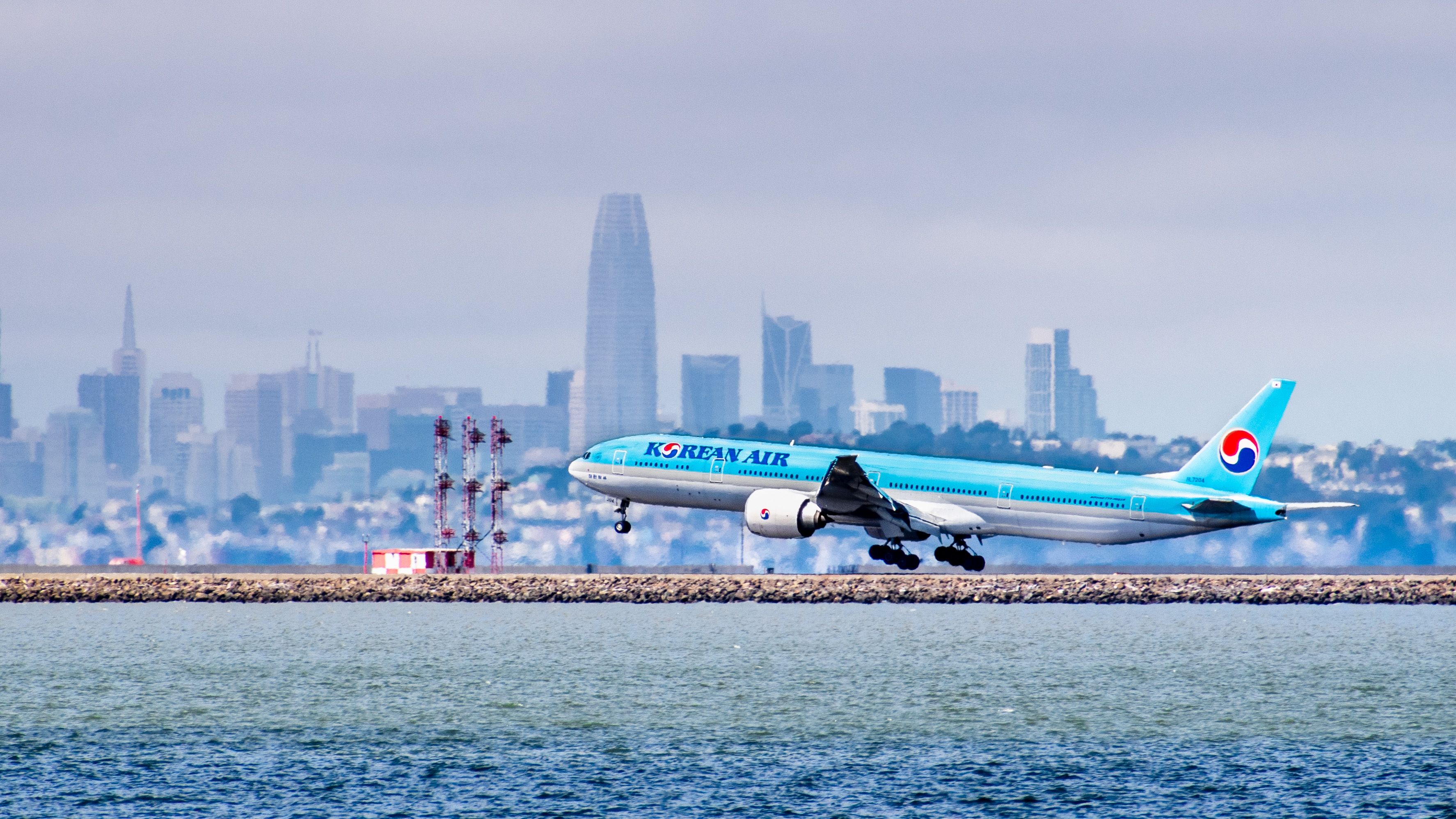  Korean Air Boeing 777 landing at San Francisco International Airport