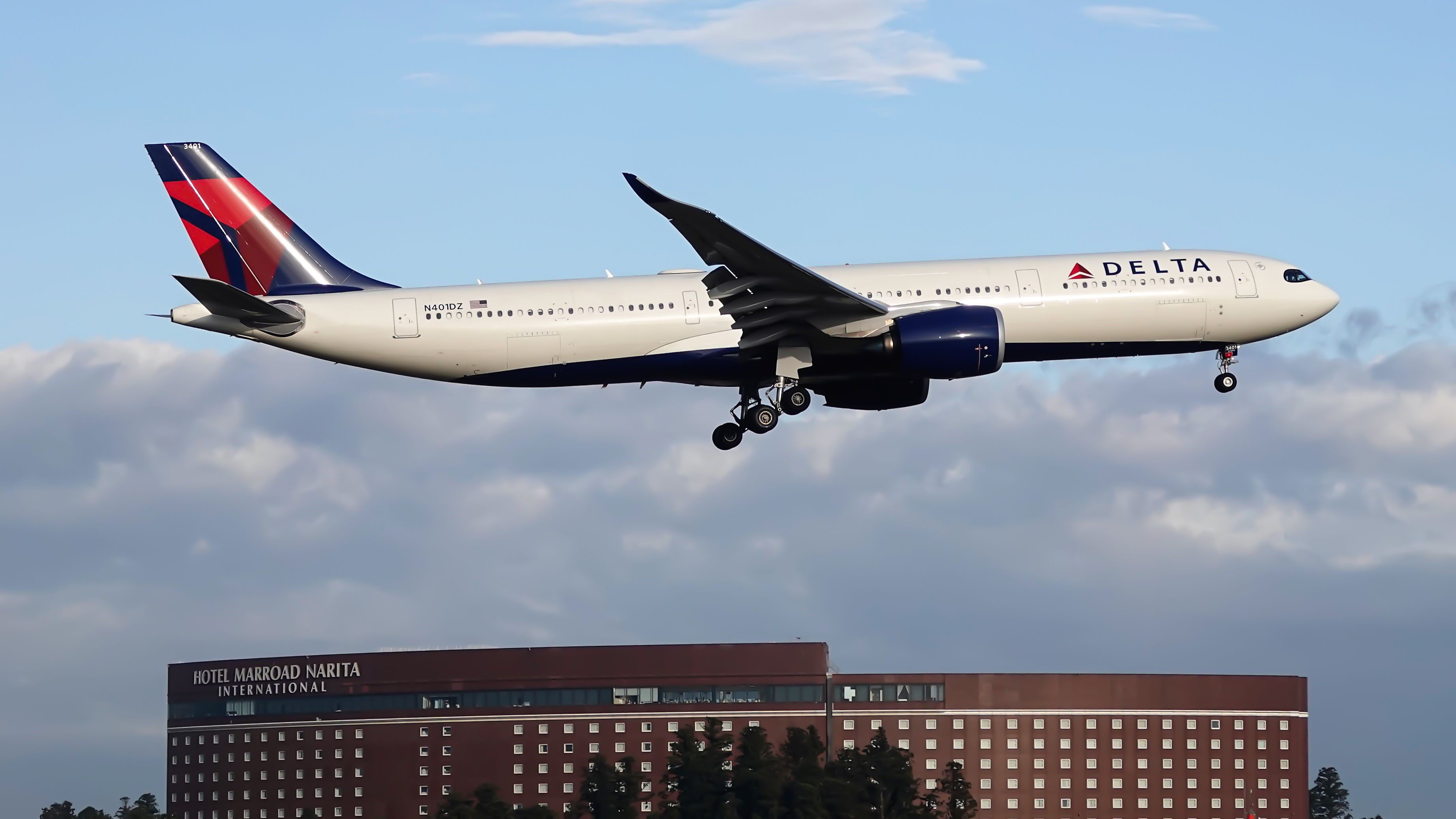 Delta A330-900 N401DZ. Landing at Narita Airport