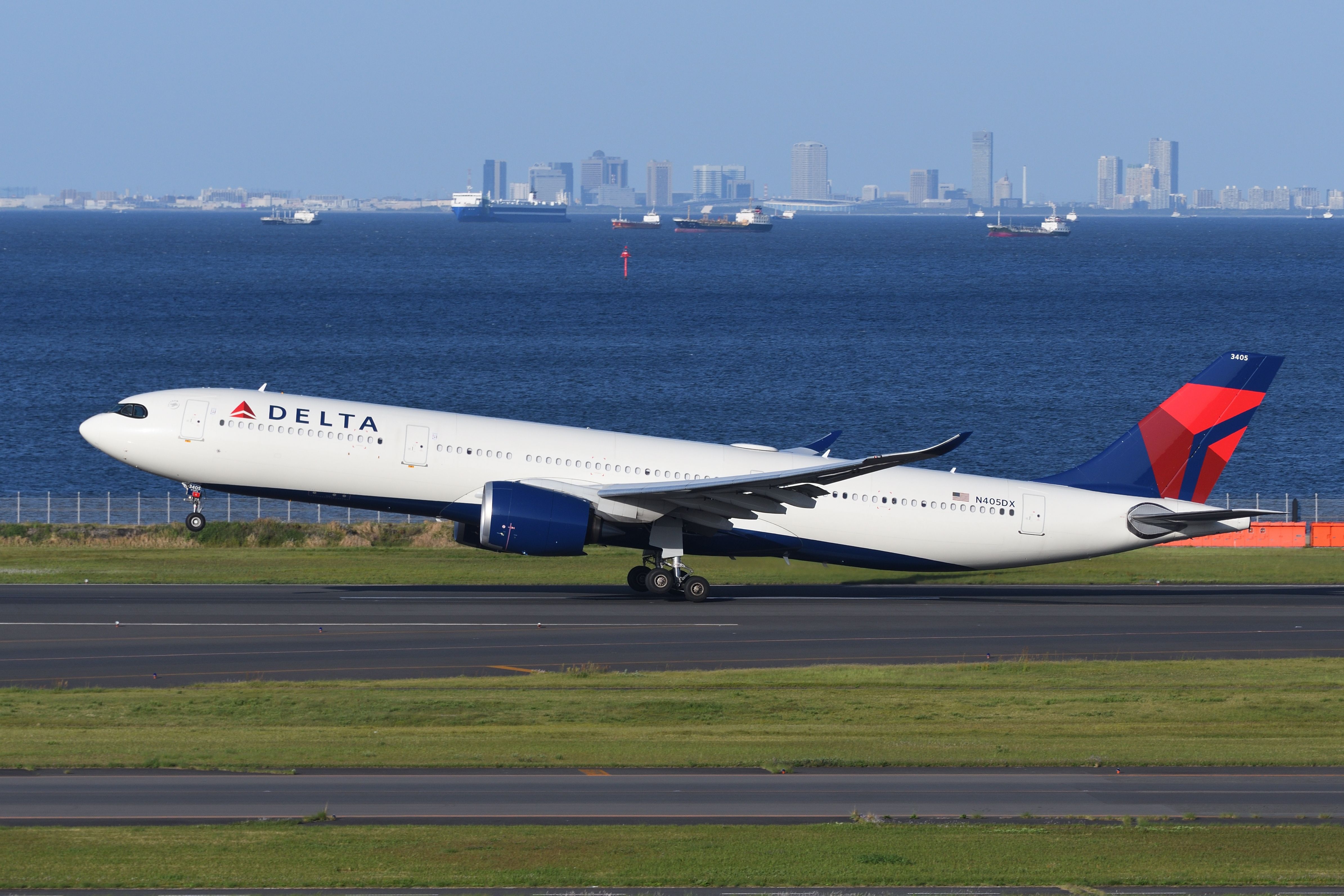 A Delta Air Lines Airbus A330neo landing.