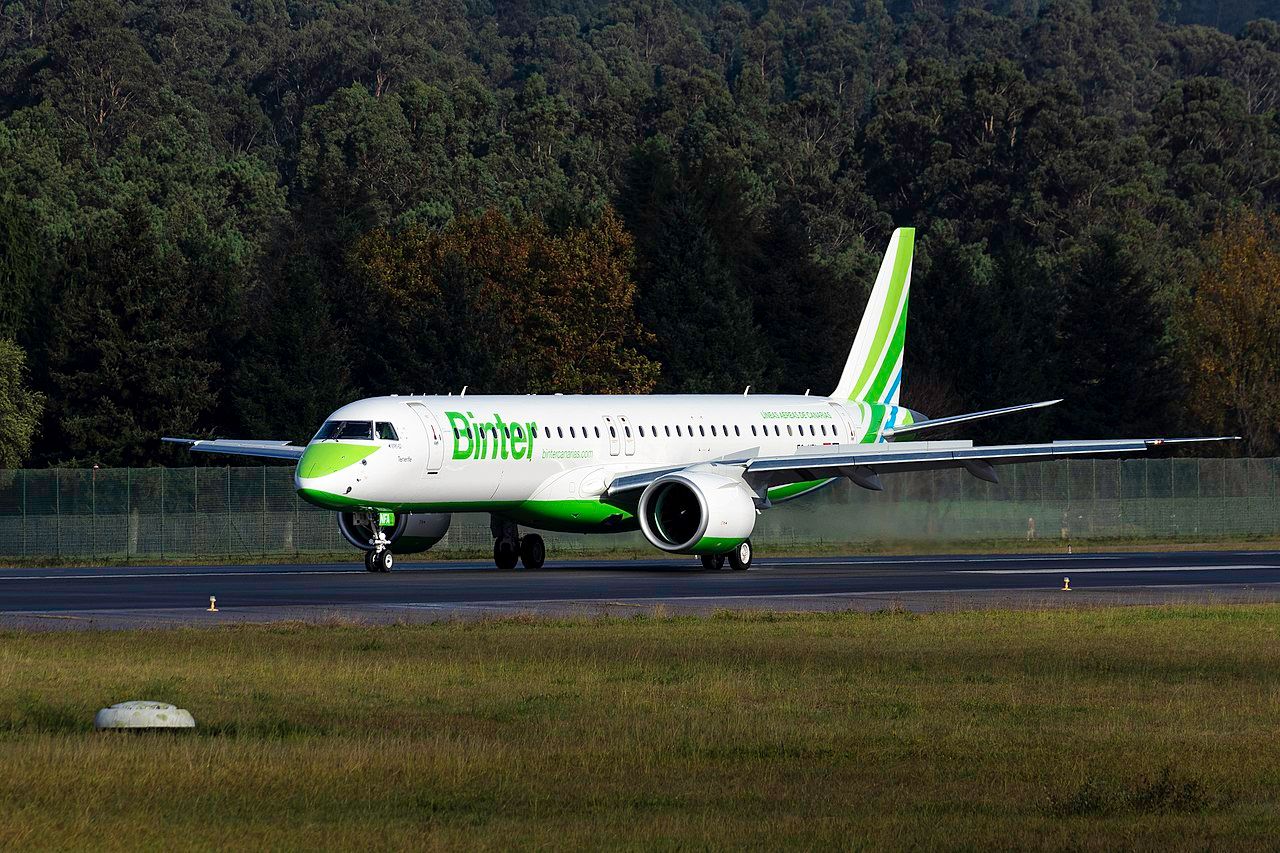 A Binter Canarias Embraer E195 taxiing. 