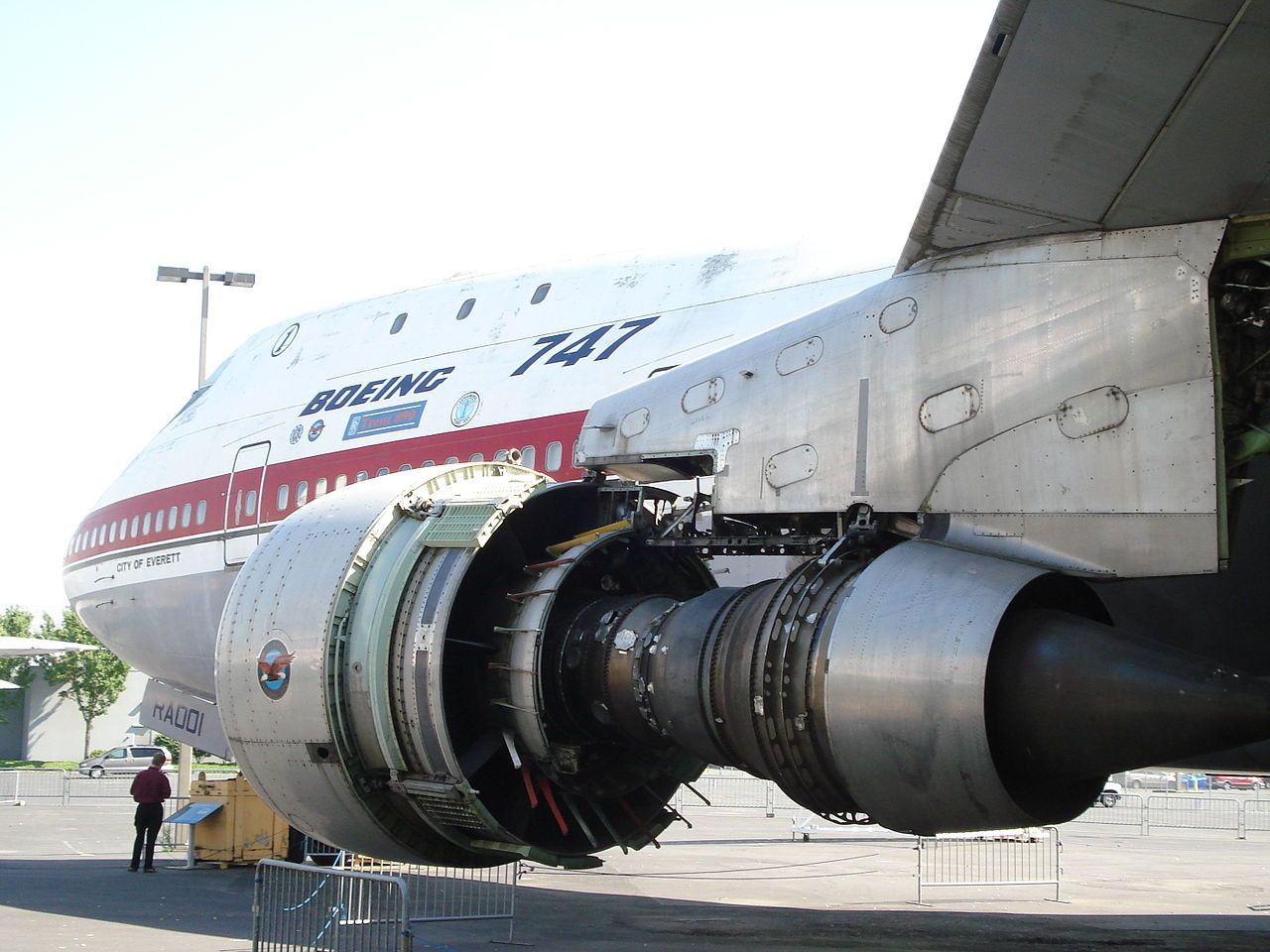 Closeup photo of a Boeing 747 engine taken apart.