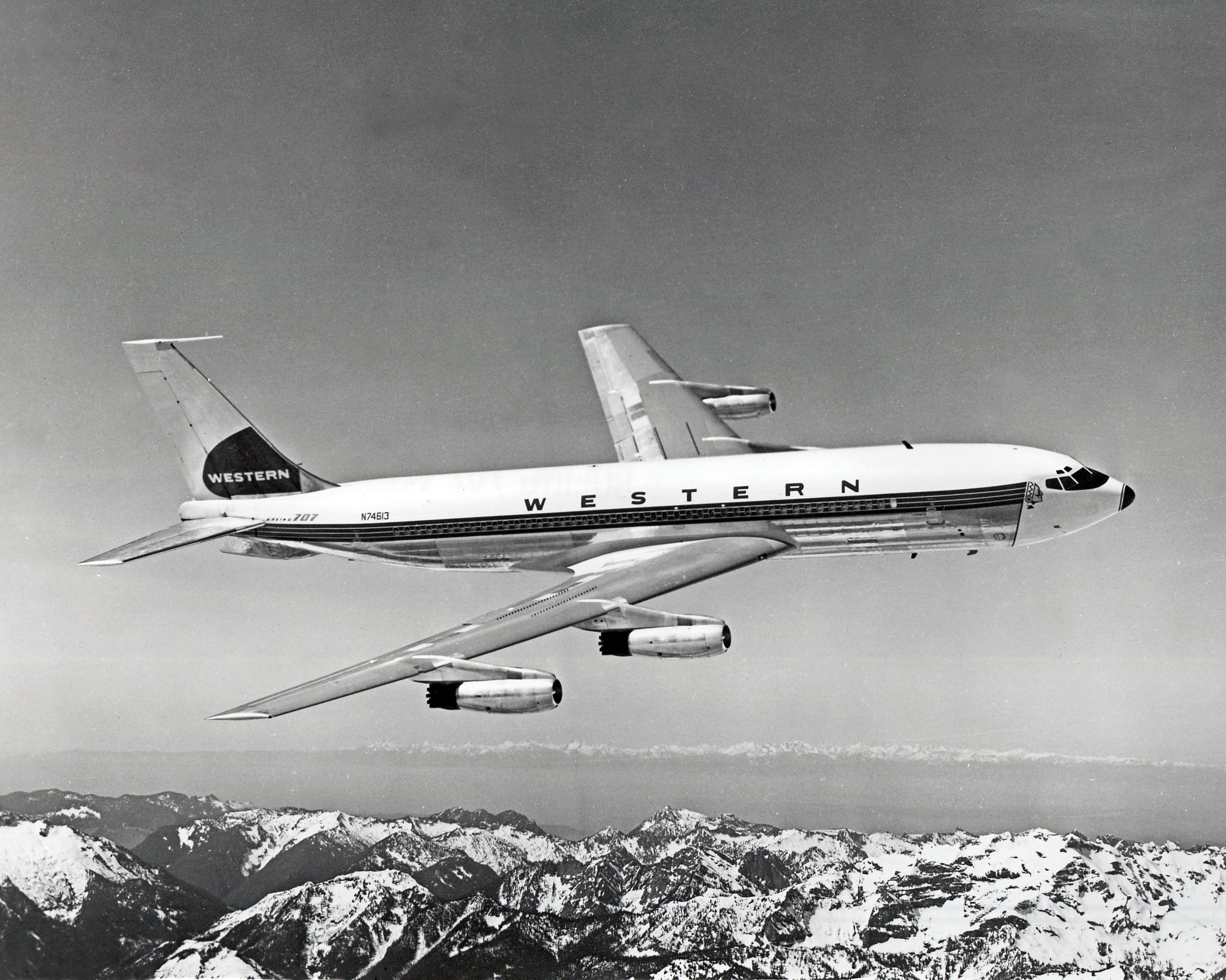 WAL Boeing 707-139 