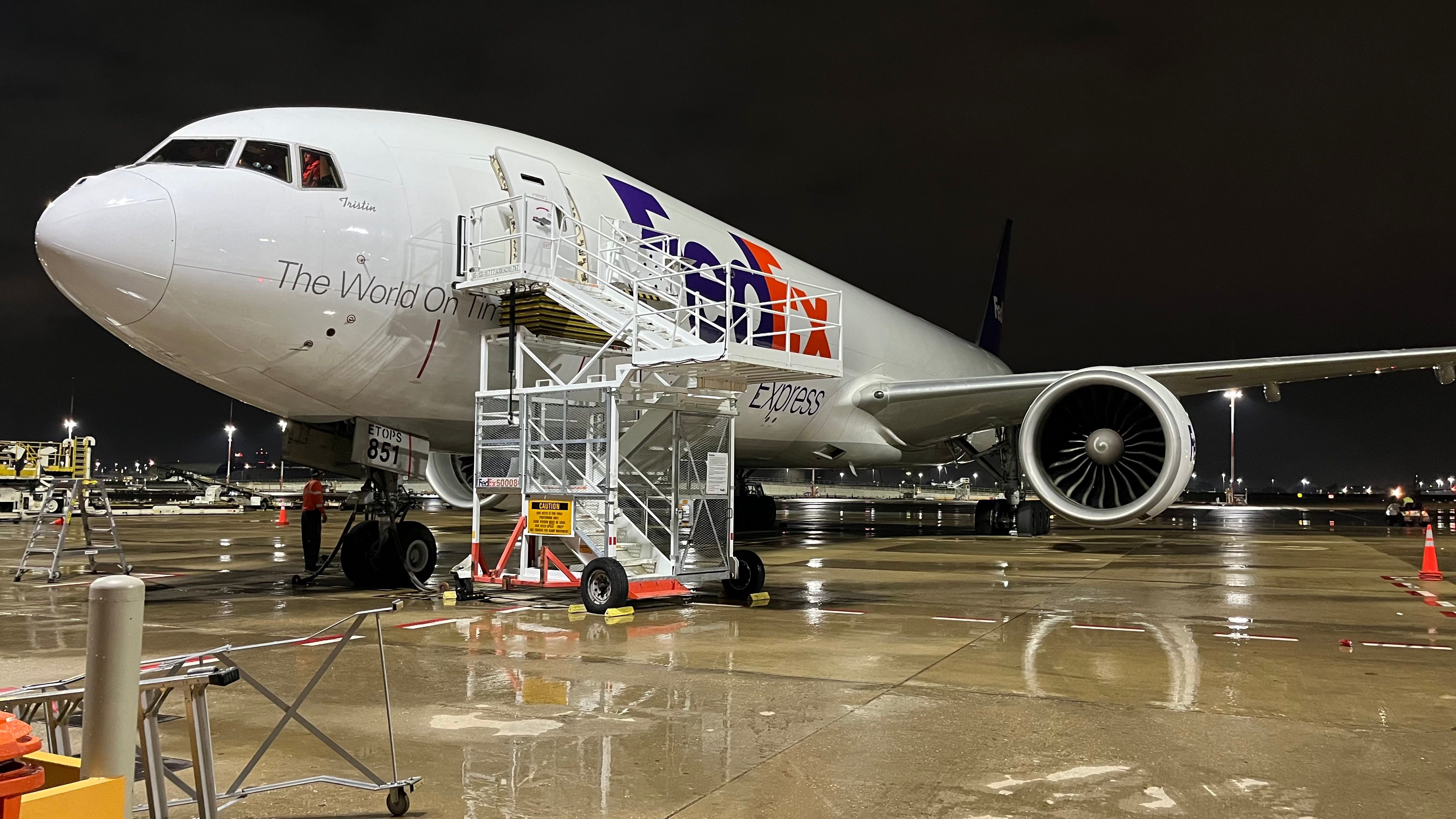 FedEx Boeing 777F N851FD.