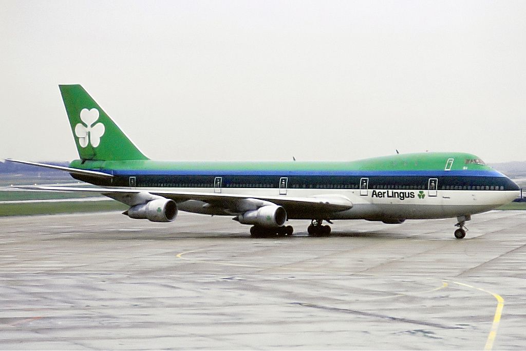 An Aer Lingus Boeing 747-100 taxiing to the gate.