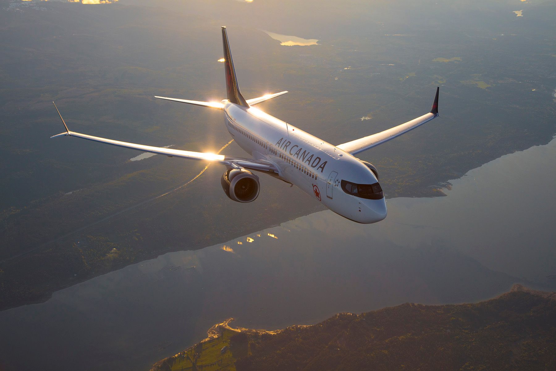 Boeing 737 Max late light shine