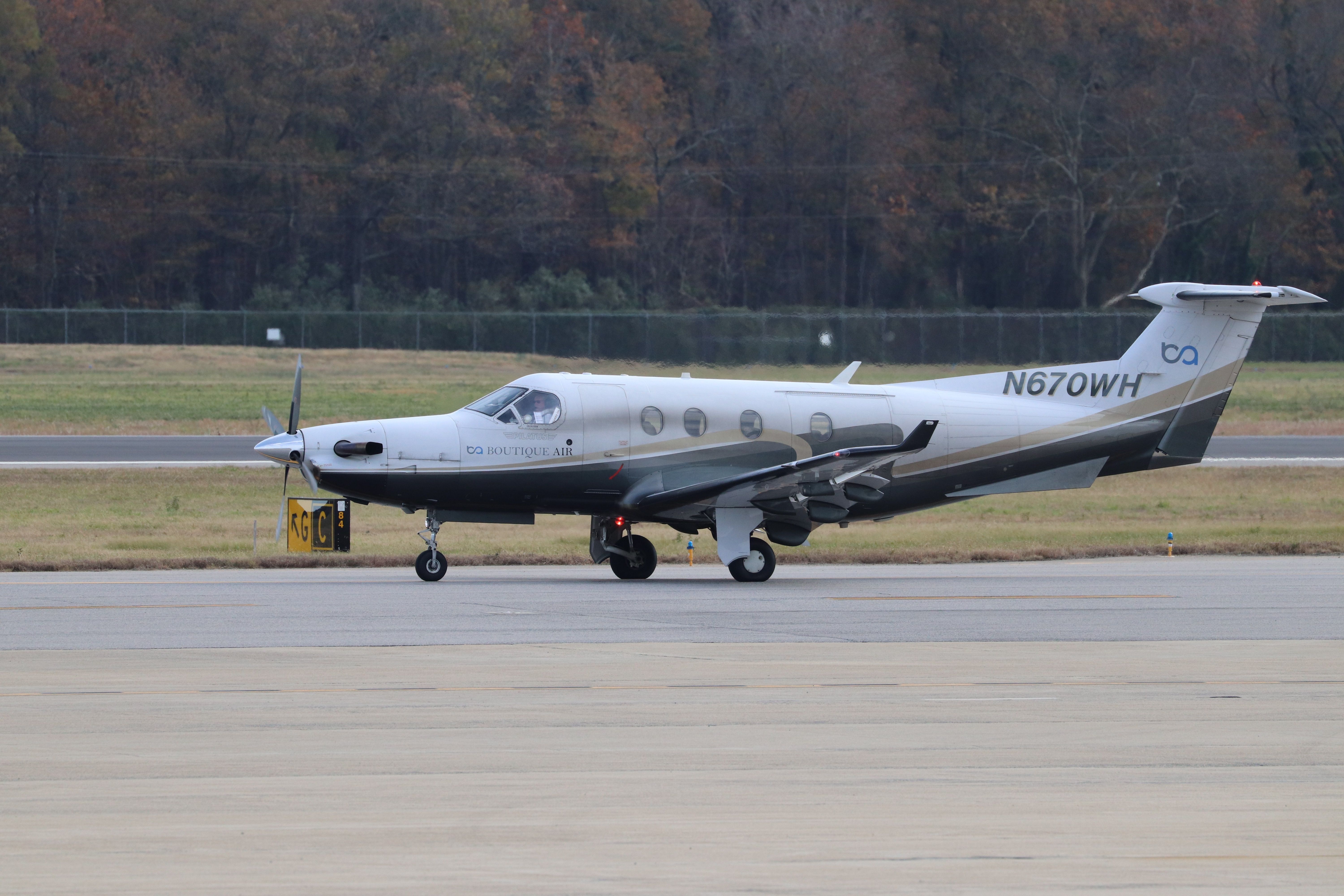 Boutique Air PC-12 taxiing
