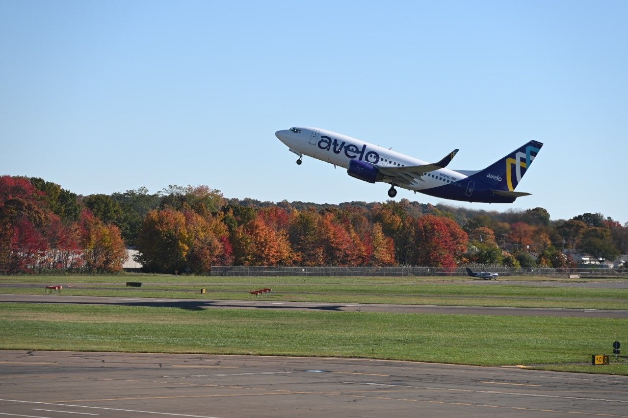 Avelo Airlines Boeing 737-700 departing from Tweed New Haven Airport.