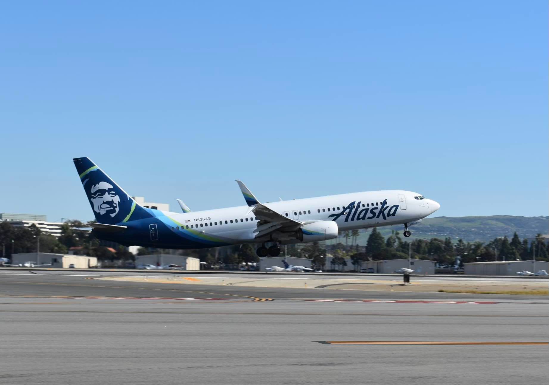 Alaska Airlines Boeing 737-890 departing from John Wayne Airport. 