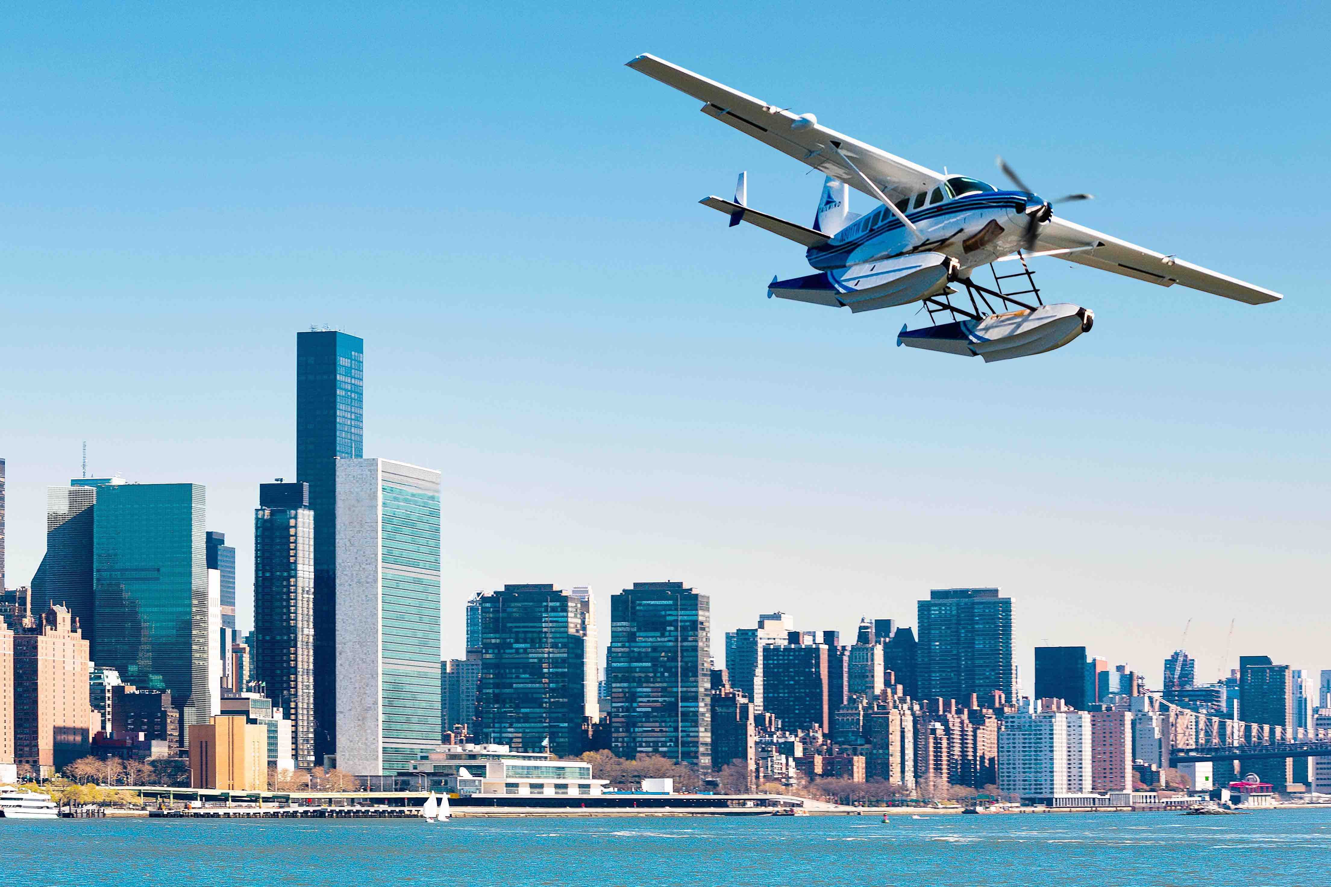 Lo TW Manhattan Seaplane