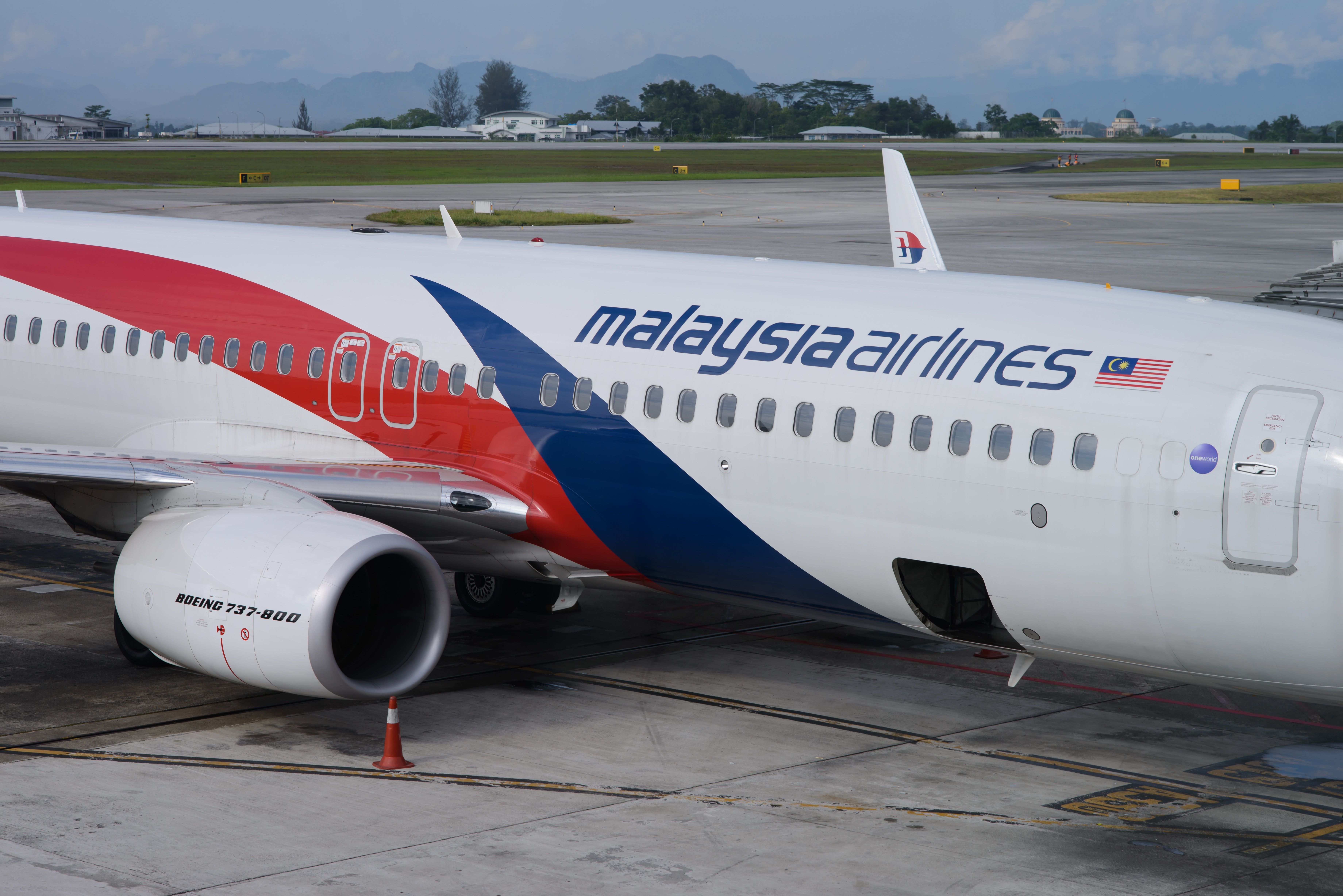 Malaysia Airlines 737-800 on stand