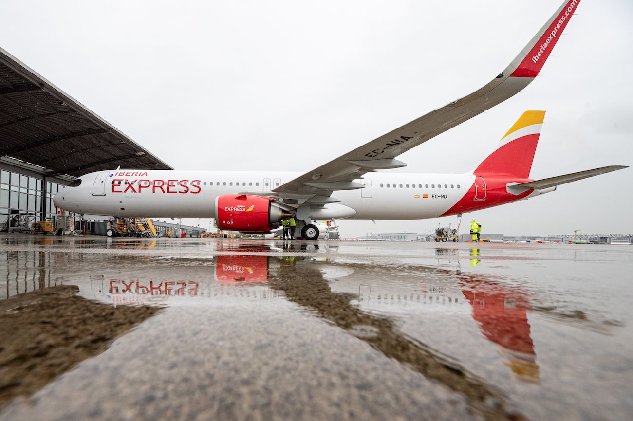 Iberia express cheap hand luggage weight