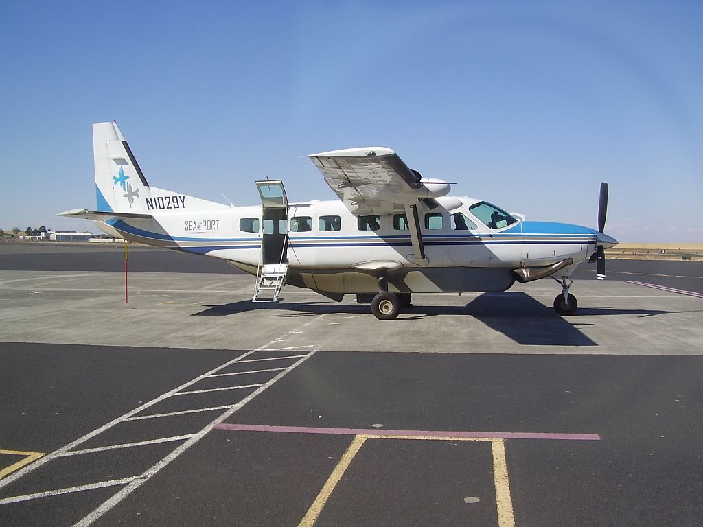 A SeaPort Airlines Cessna, registration N1029Y, parked at PDT airport.