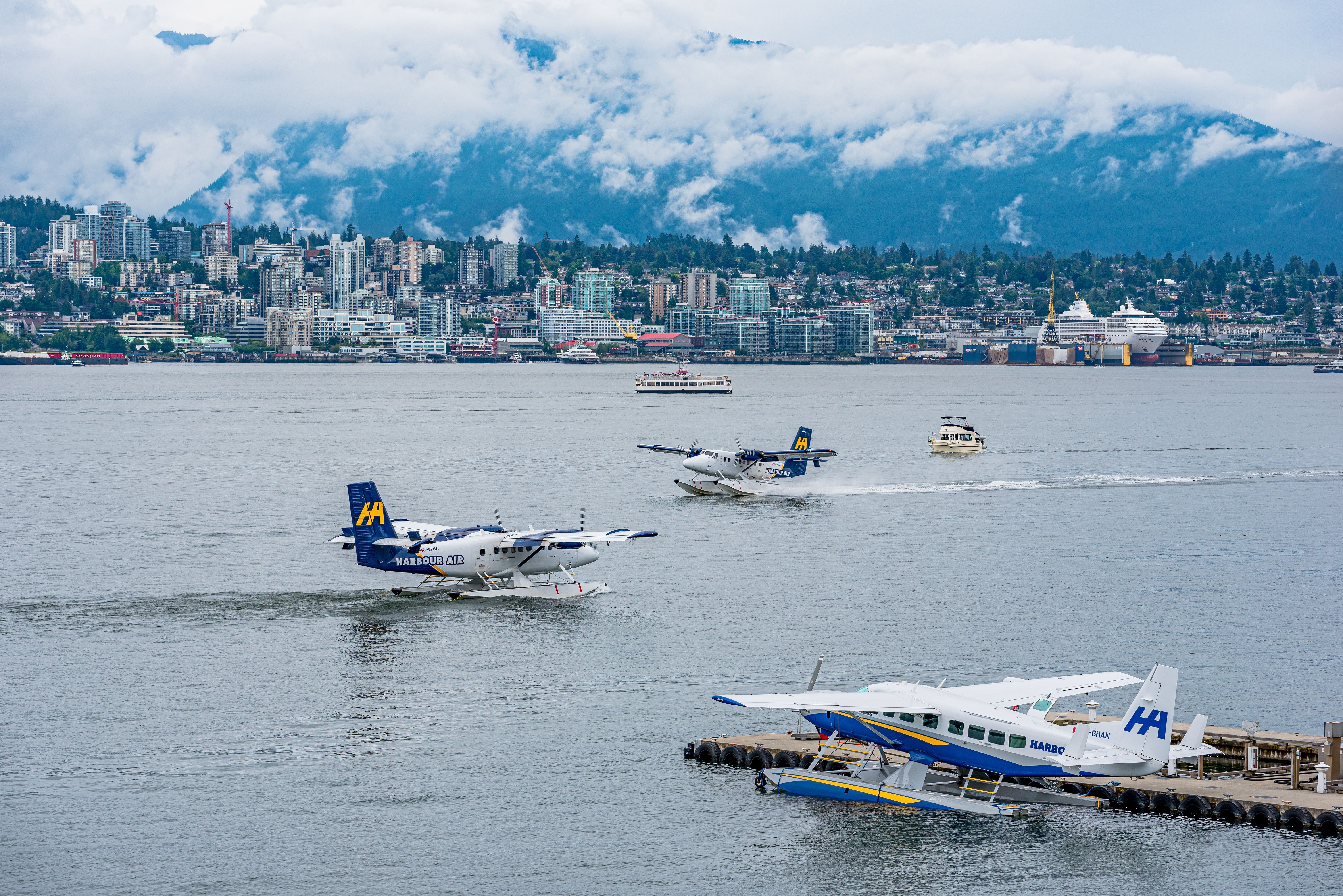 Several aircraft of Harbour Air 
