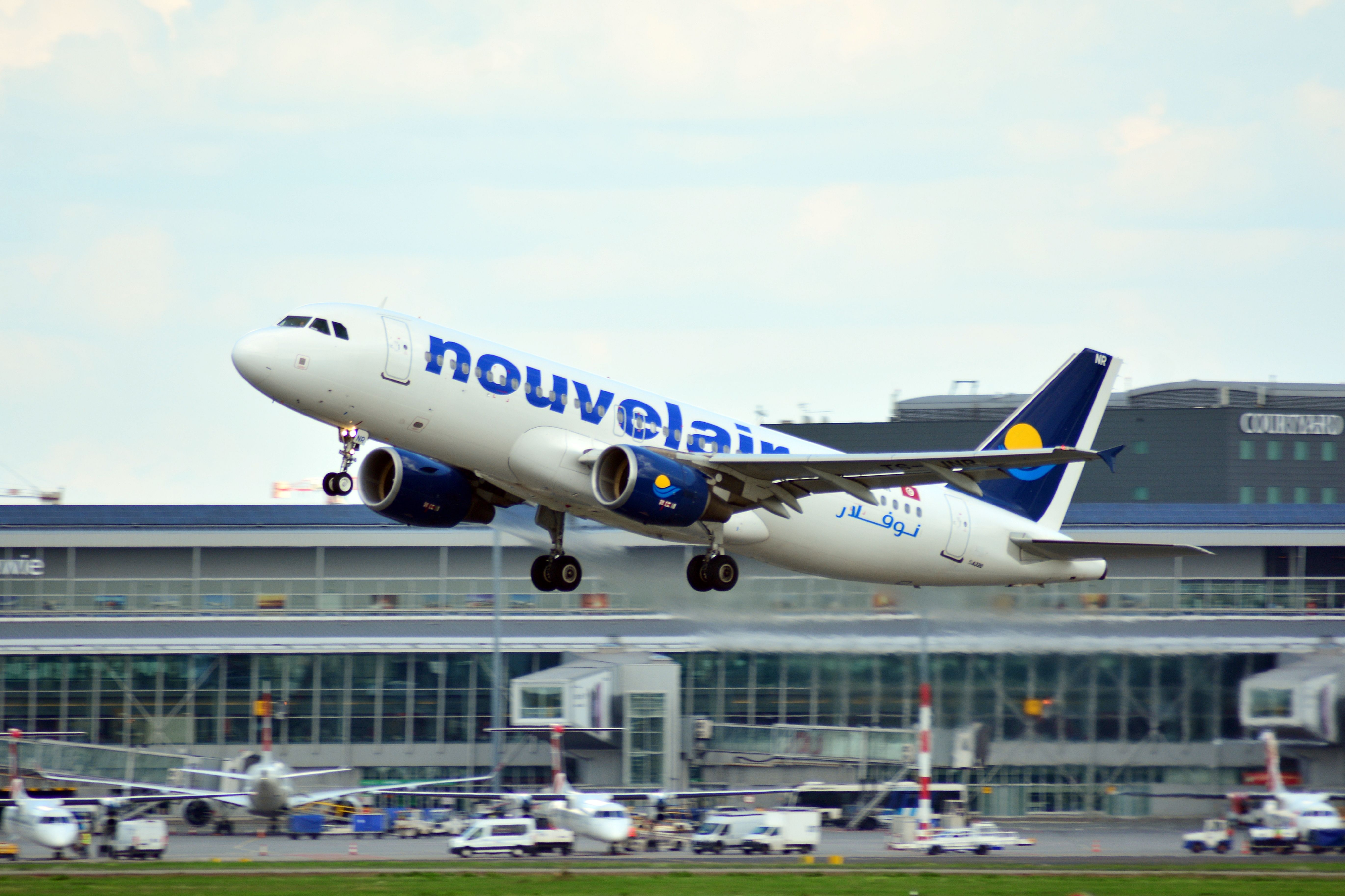 Nouvelair Airbus A320 in Warsaw