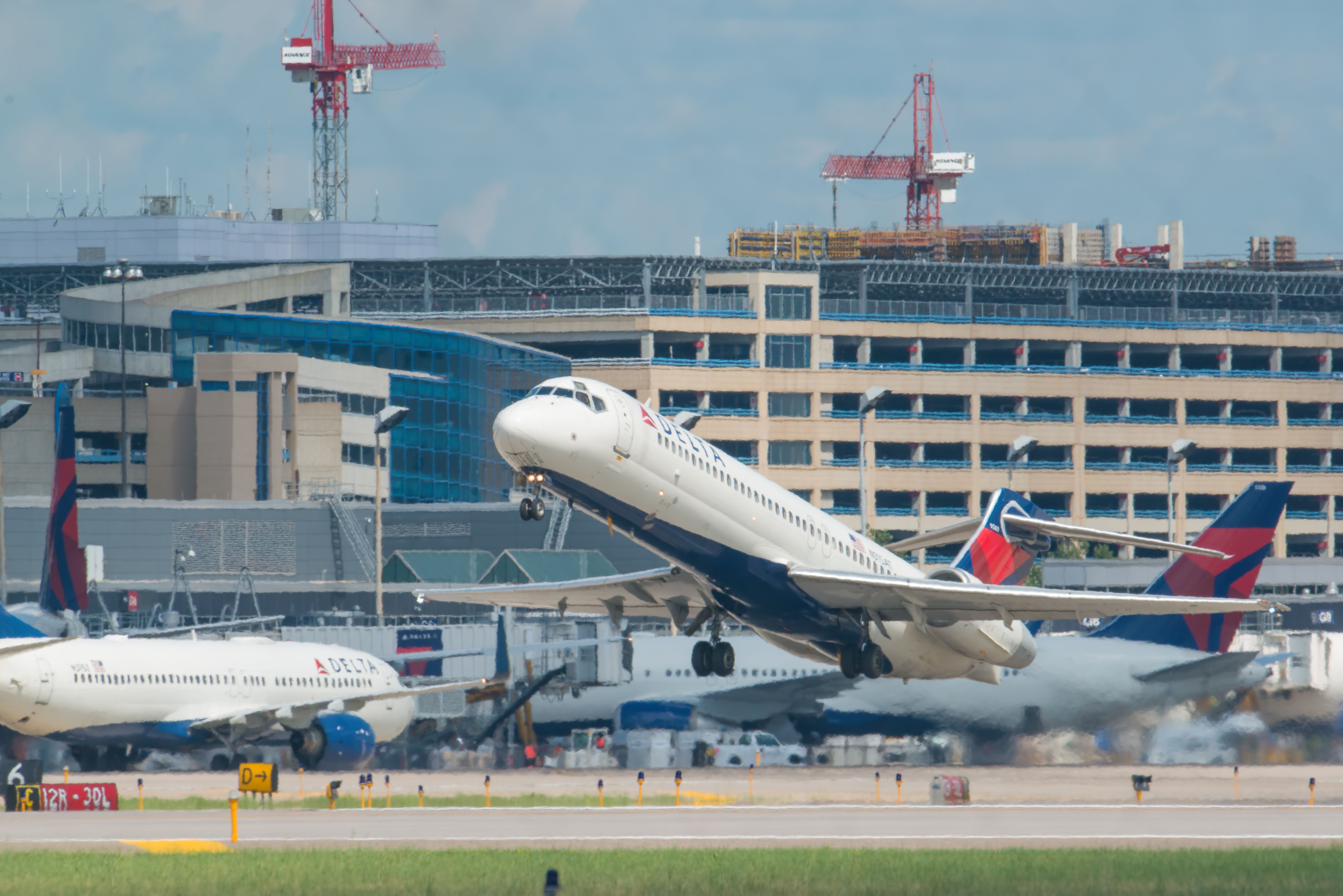 Delta aircraft taking off at MSP