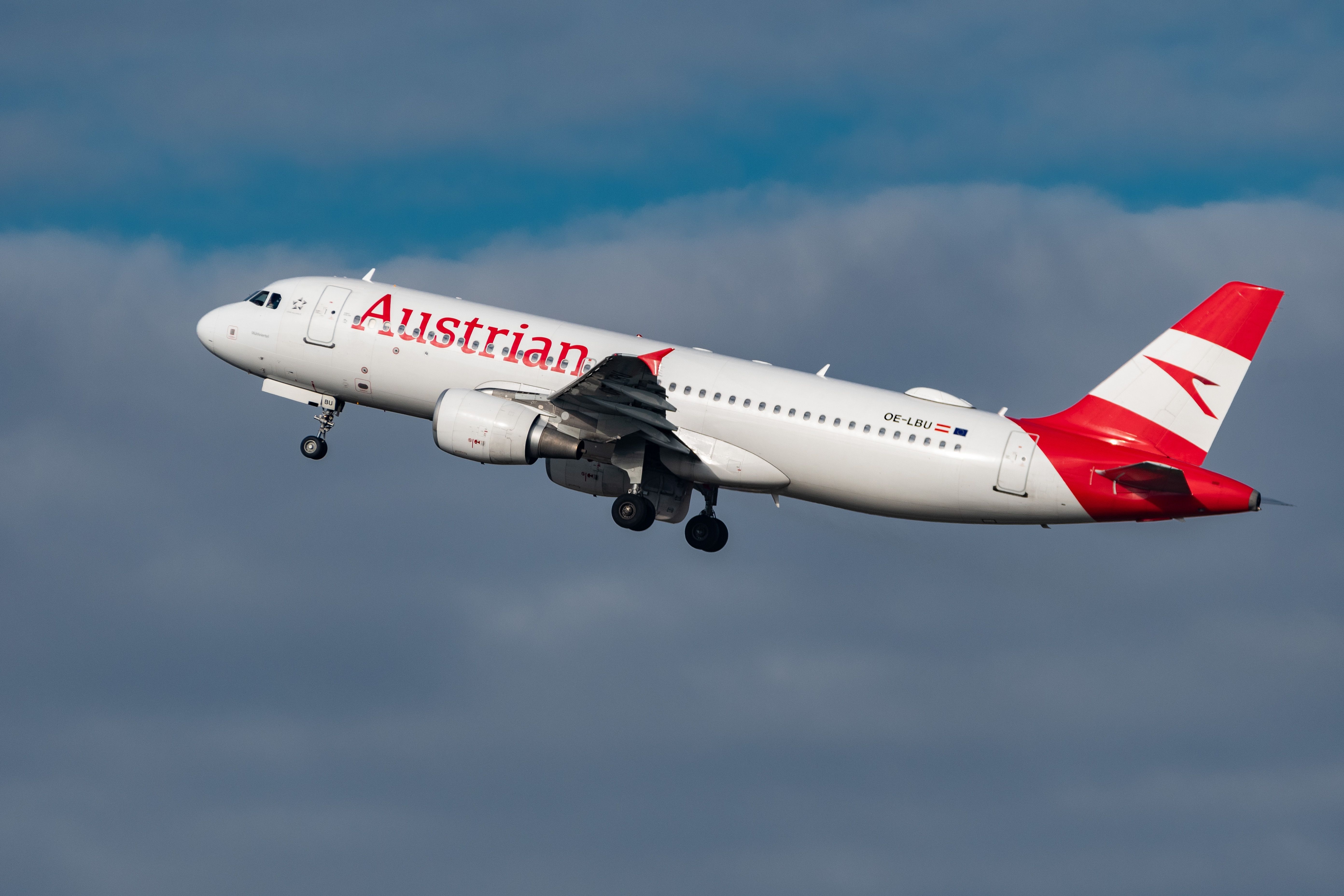 shutterstock_2258637515 - Zurich, Switzerland, January 20,2023 Austrian airlines Airbus A320-214 aircraft is taking off from runway 28