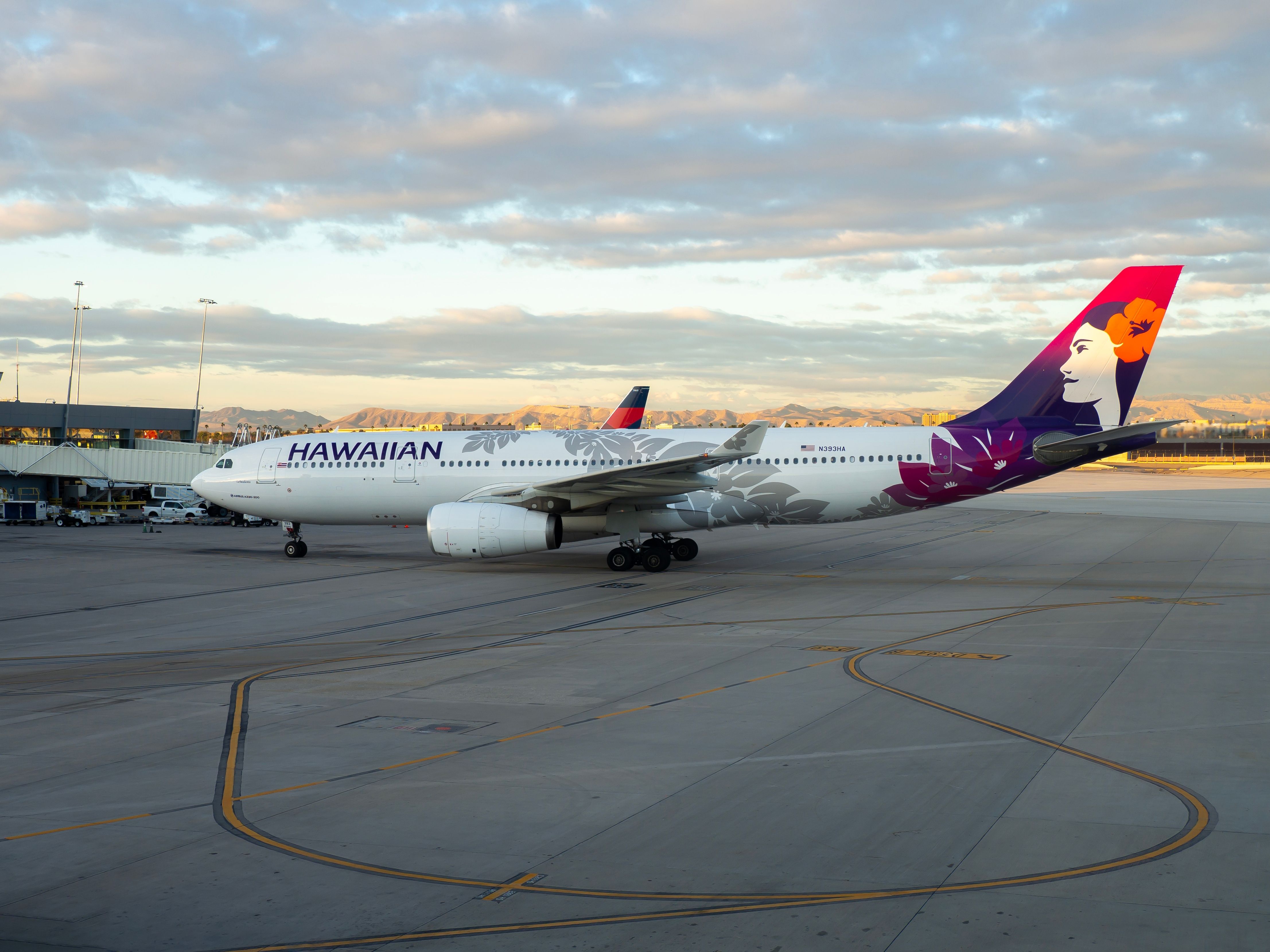 shutterstock_2283853705 - Minneapolis, U.S.A. March 21, 2023. Hawaiian Airbus A330-200 at Minneapolis Saint Paul international airport. Hawaiian Airlines is the largest operator of the State of Hawaii - N393HA