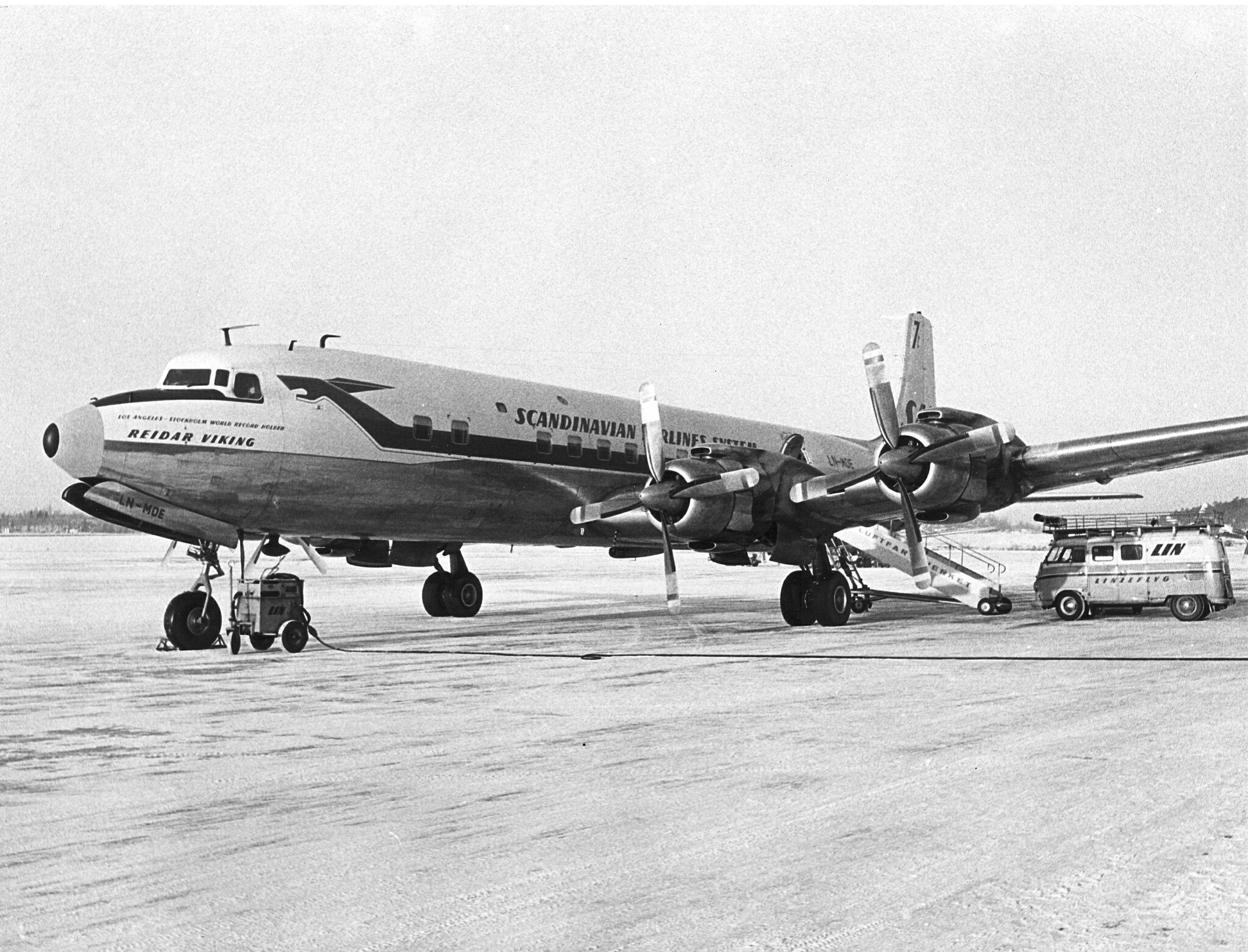 SAS Douglas DC-7