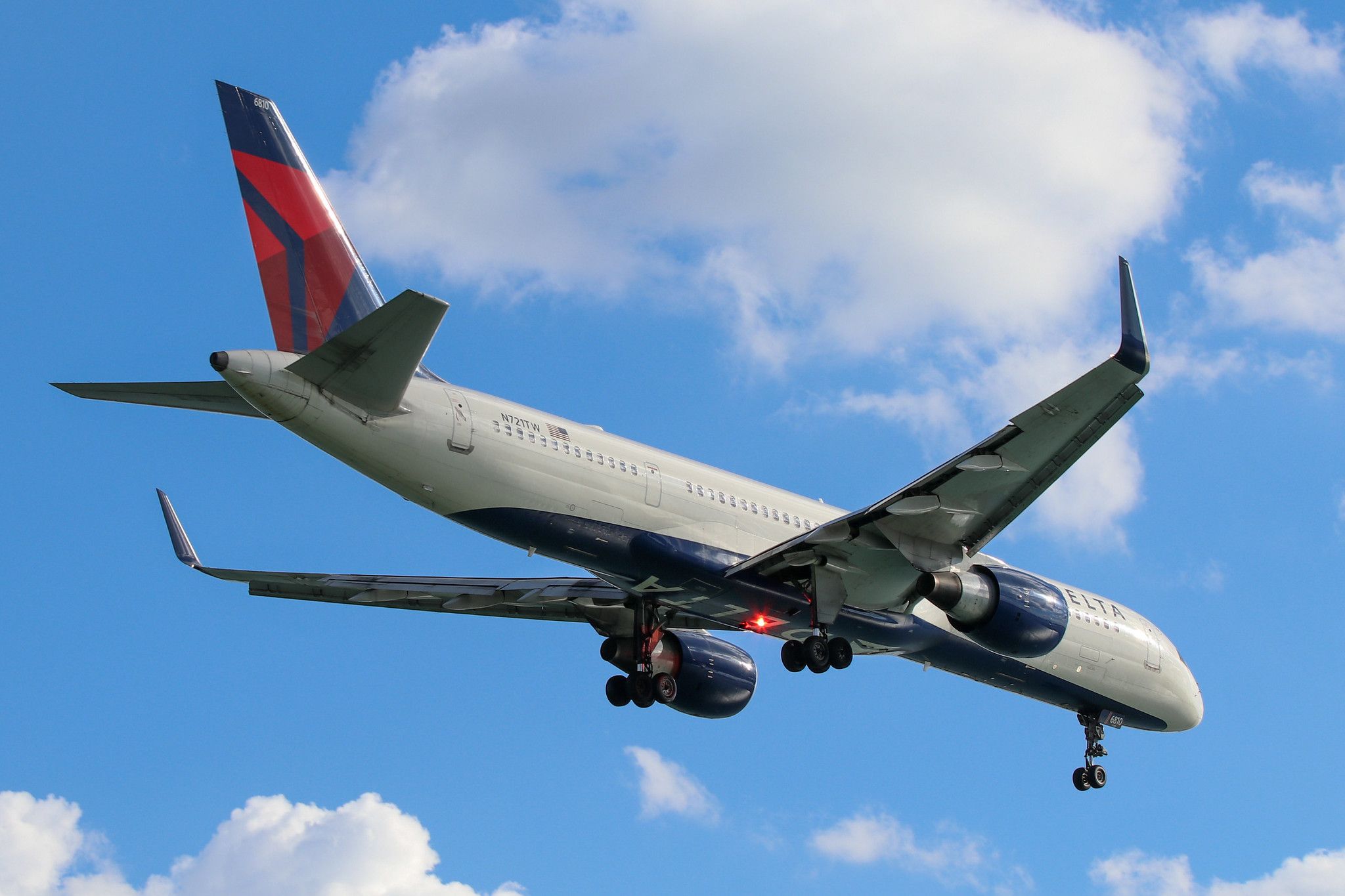 Delta Air Lines Starts Selling Tickets For New Boeing 757 Boston To ...