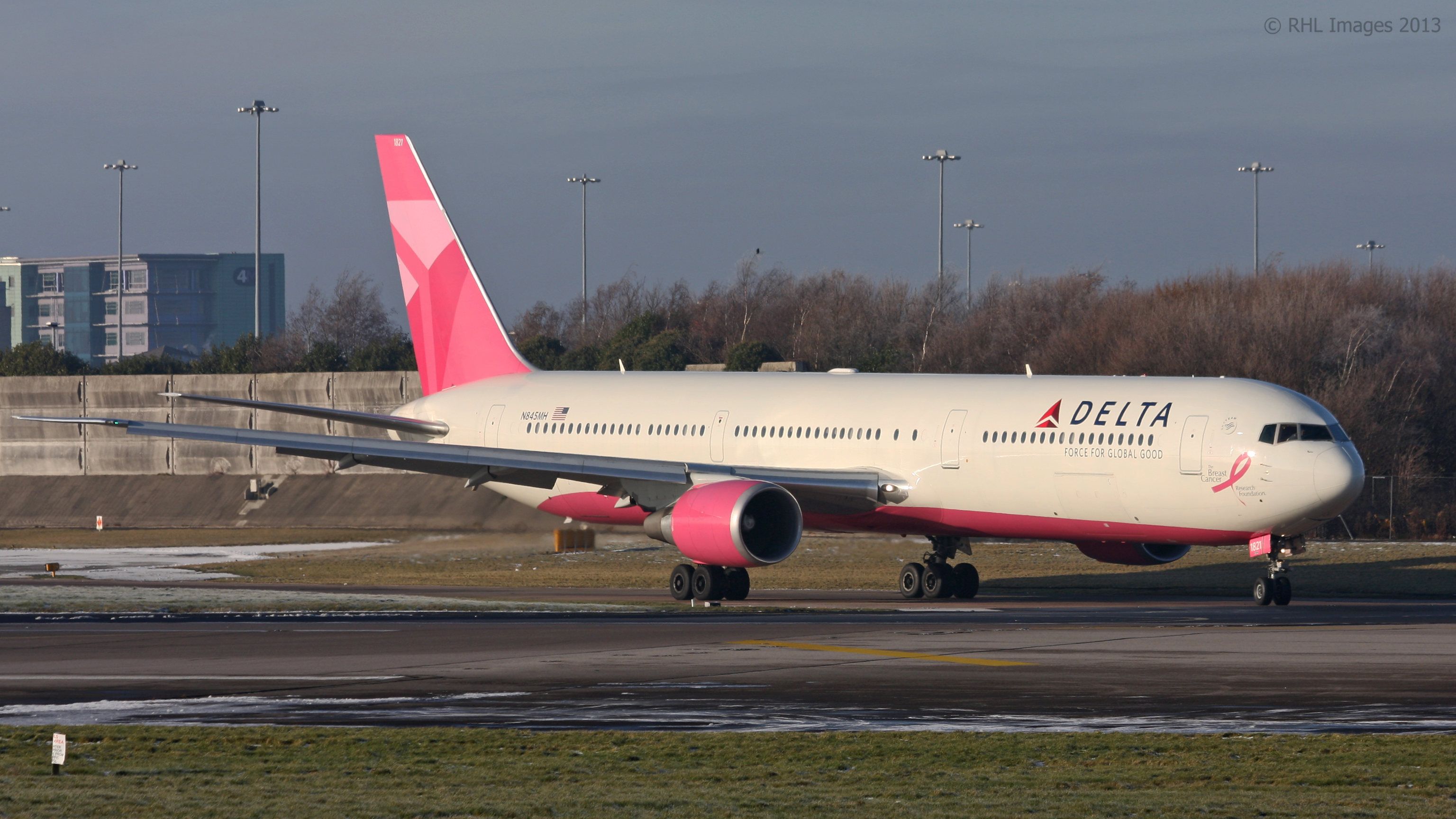 N845MH Delta Airlines B767 - old livery
