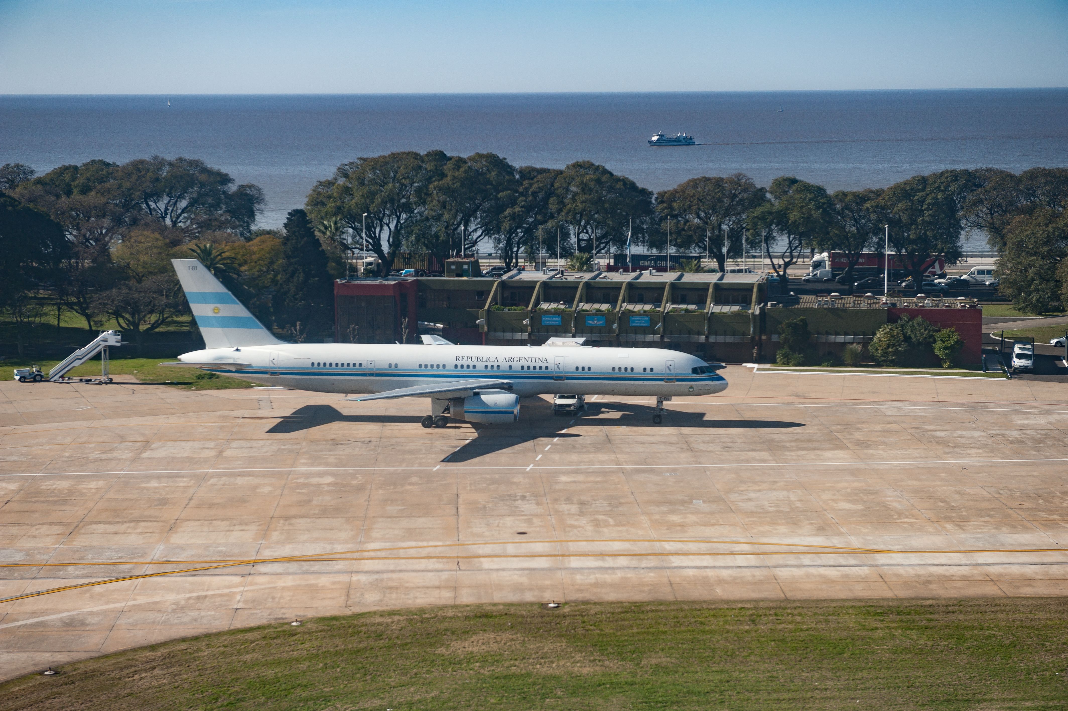 Video: Argentina’s New Boeing 757 Presidential Jet Arrives In Fashion