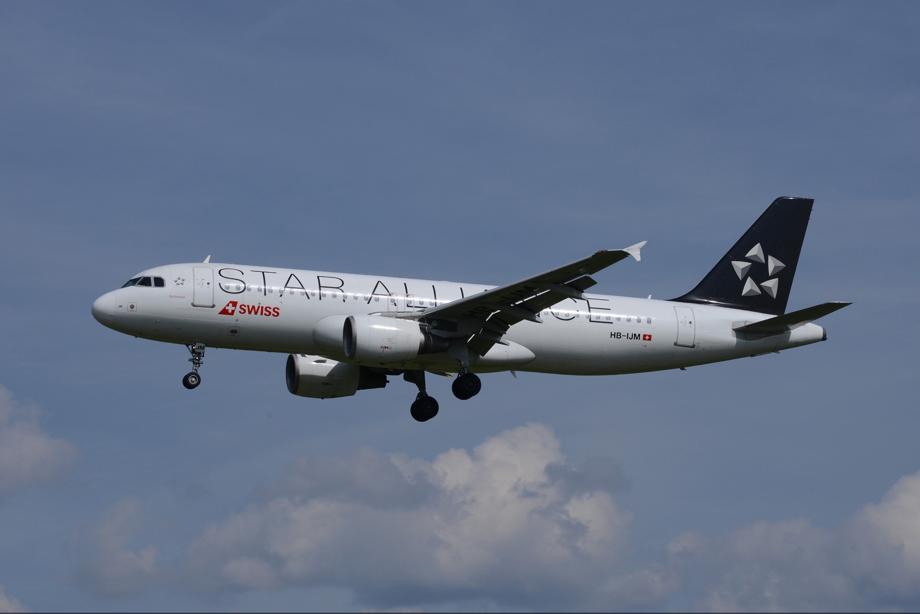 A SWISS Airbus A320 in Star Alliance Livery.